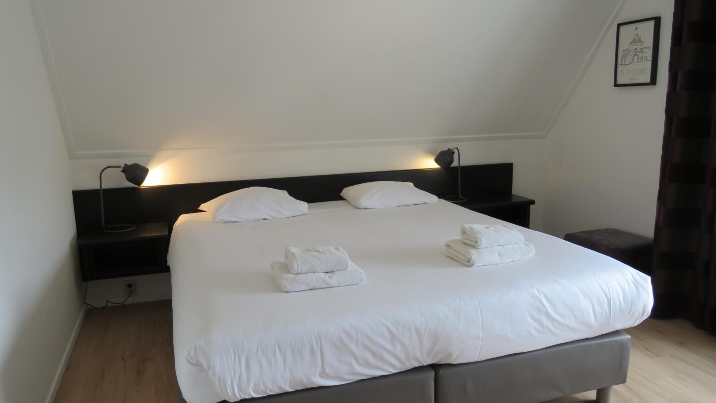 Double or Twin Room - Photo 5