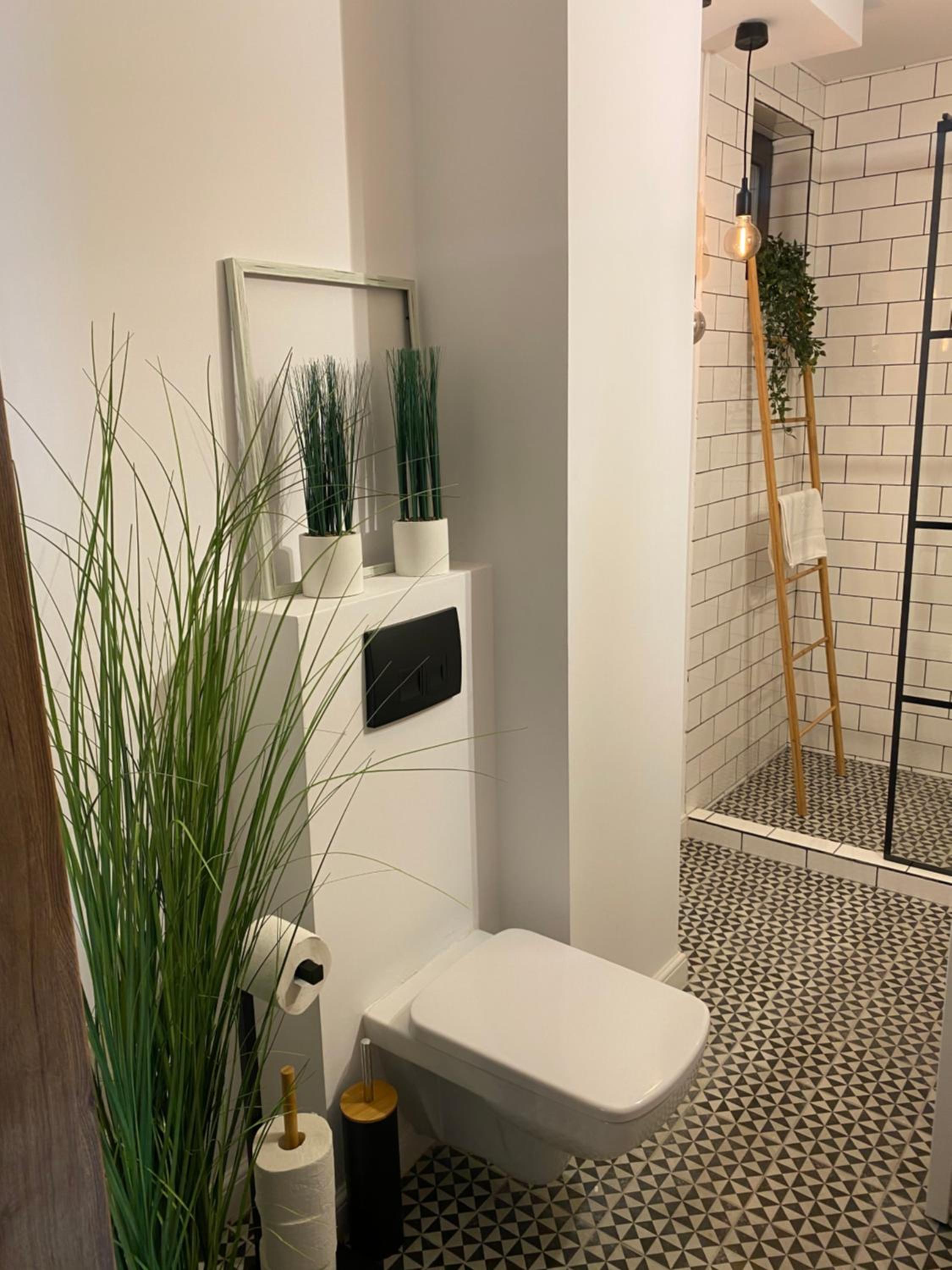 One-Bedroom Apartment - Photo 25
