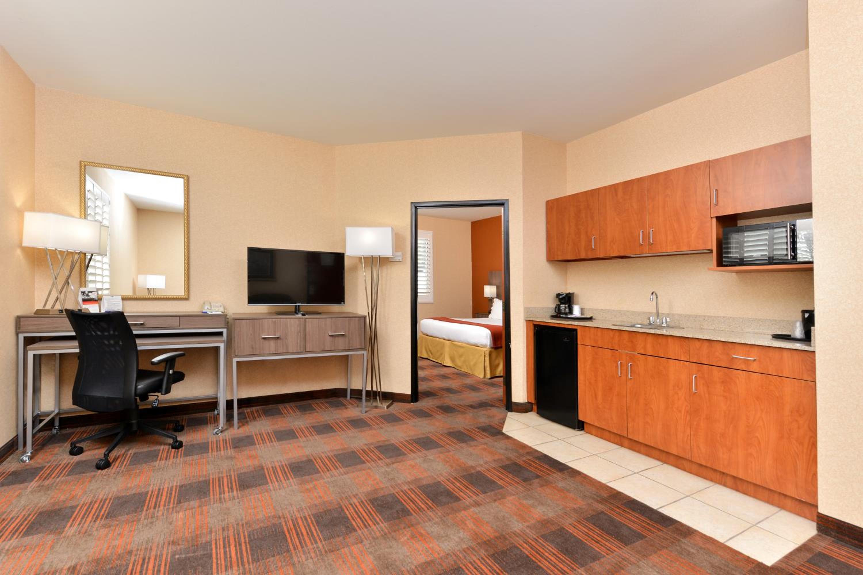 One-Bedroom King Suite with Sofa Bed - Photo 1