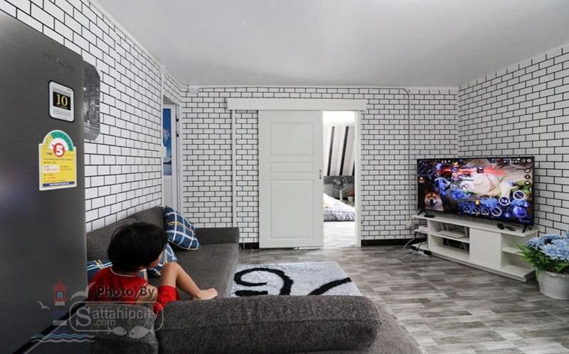 Two-Bedroom House - Photo 43