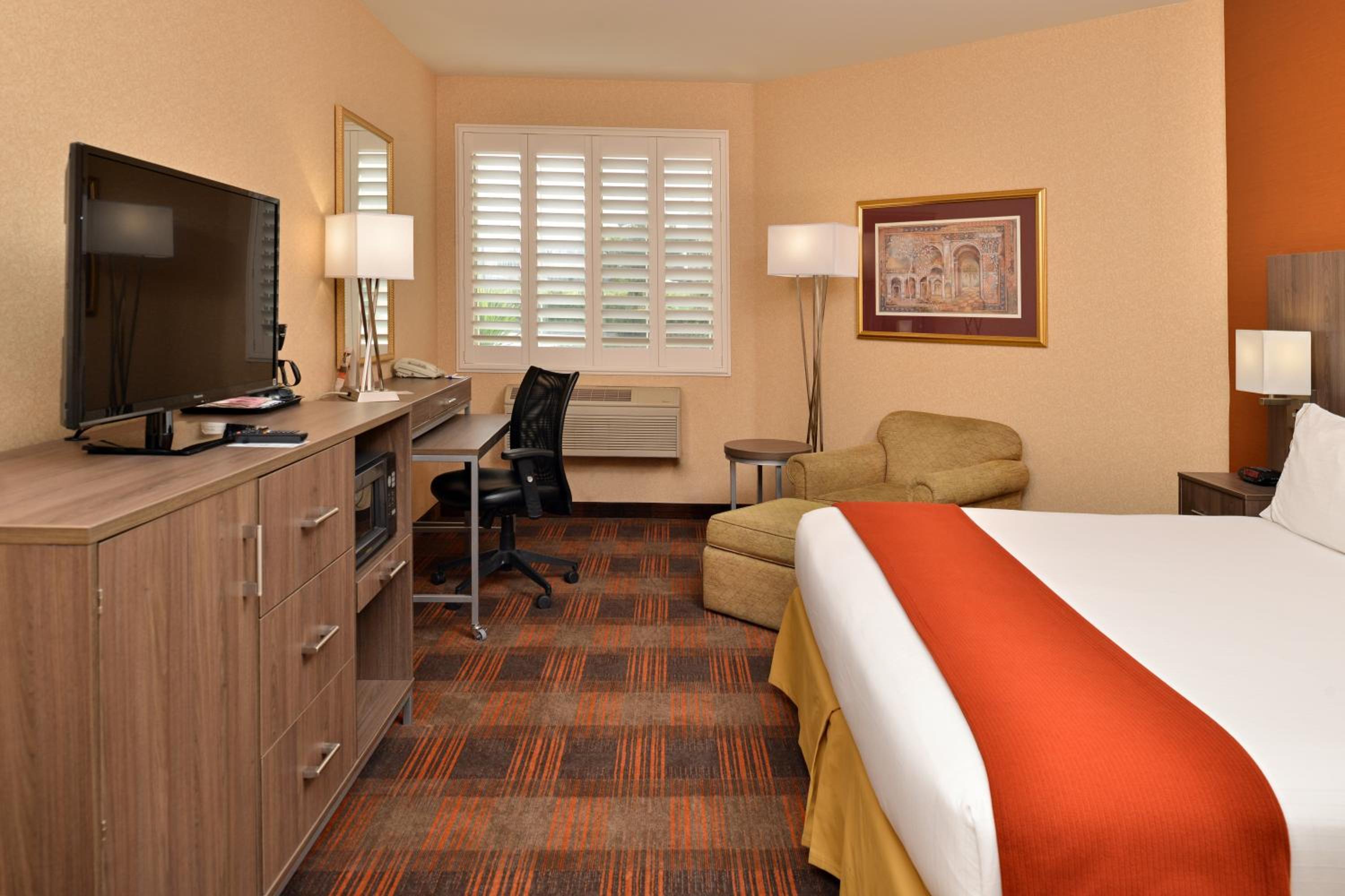 King Room - Disability Access - Photo 3