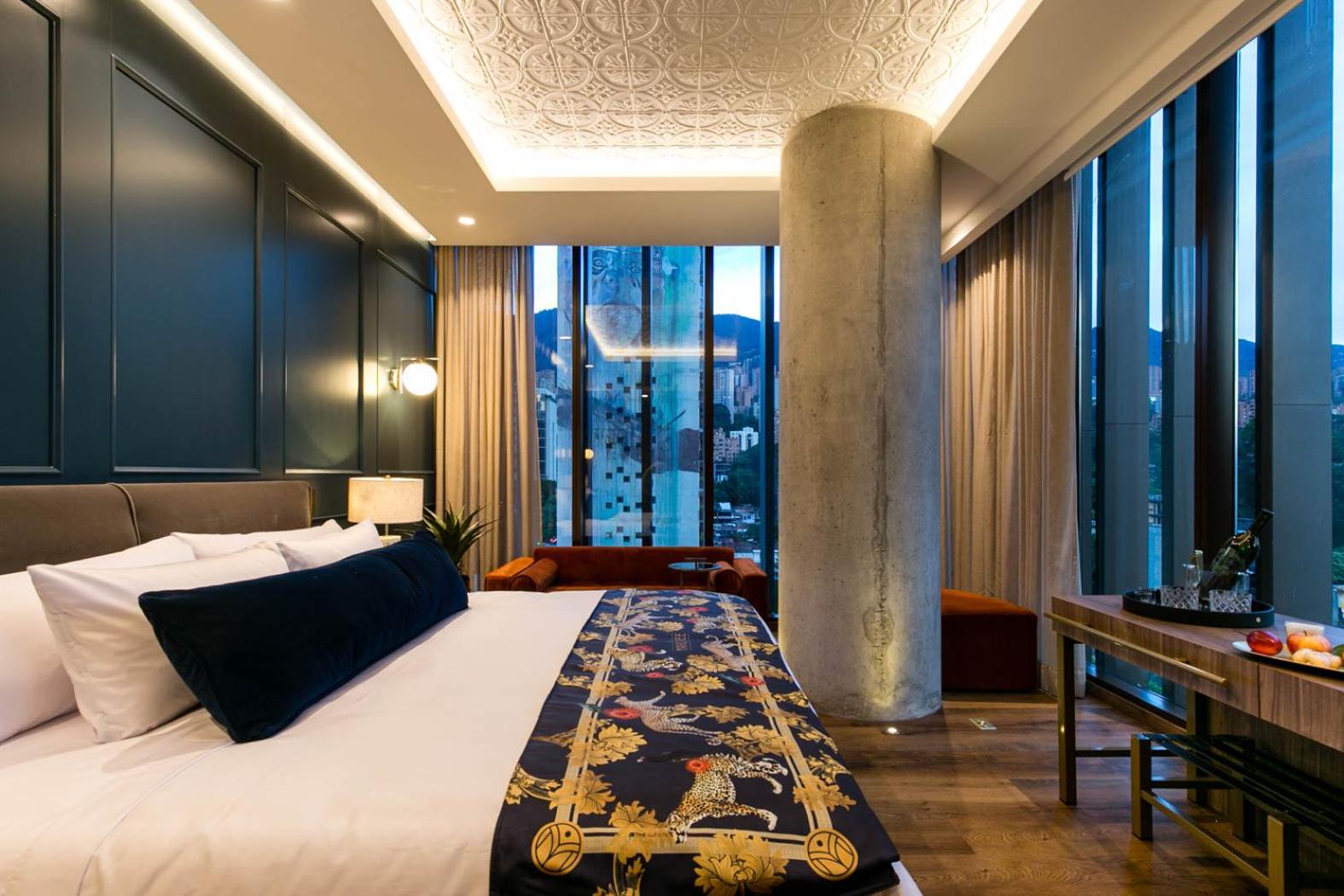 Corner King Suite High Floor