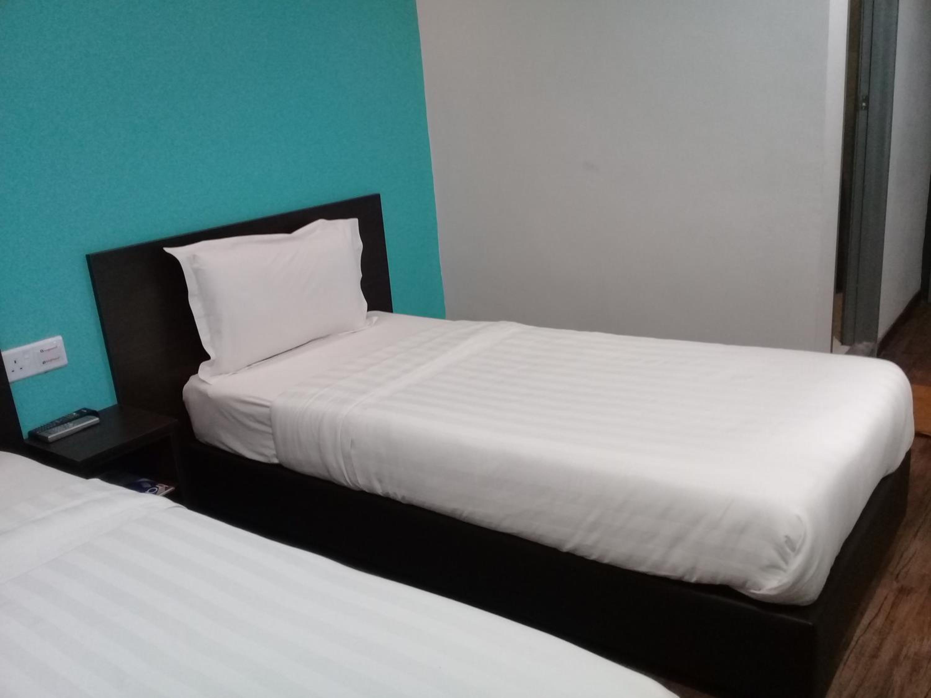 Deluxe Twin Room - Photo 3