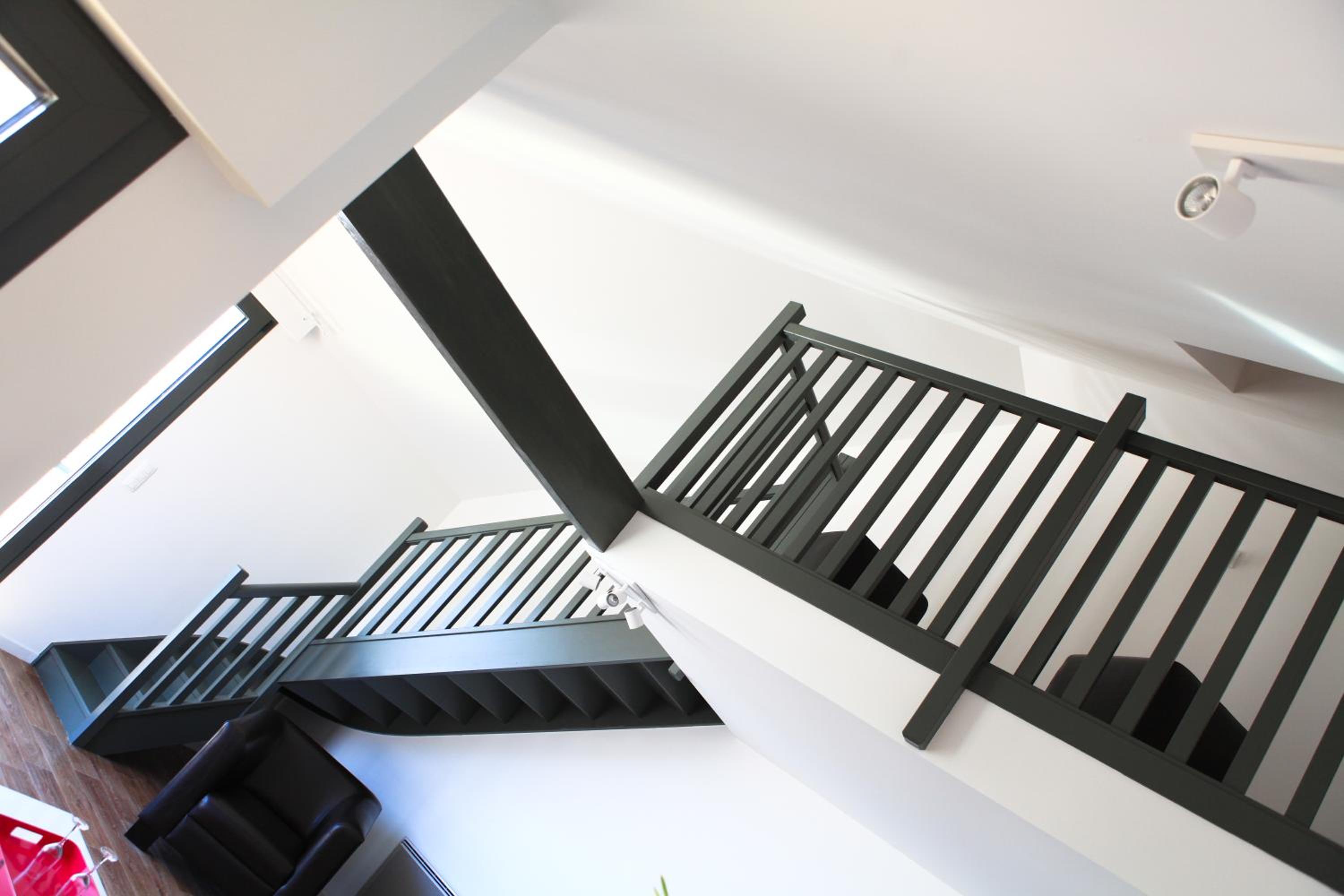 Three-Bedroom Apartment with Sea View - Photo 14