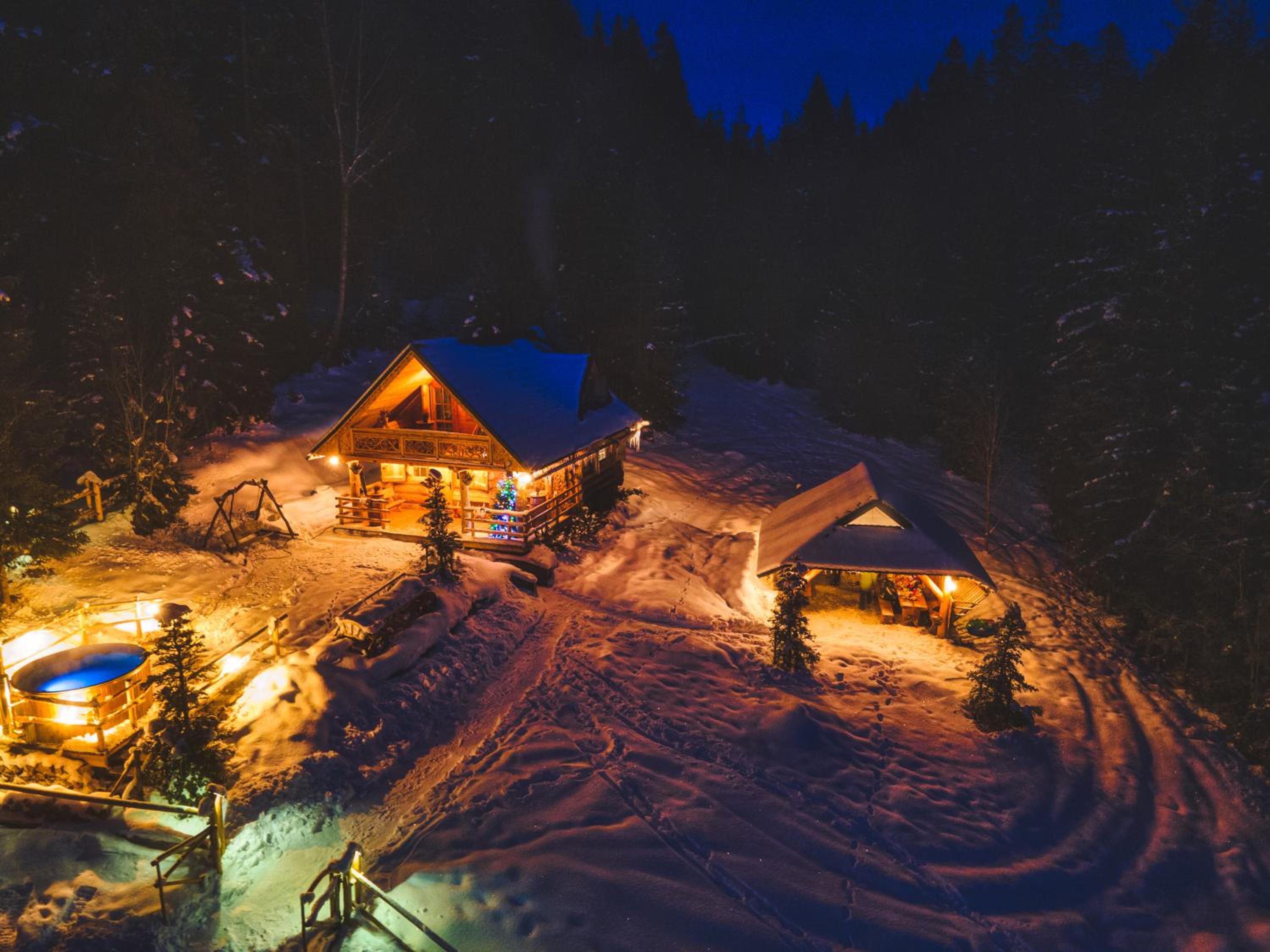 Two-Bedroom Chalet - Photo 11