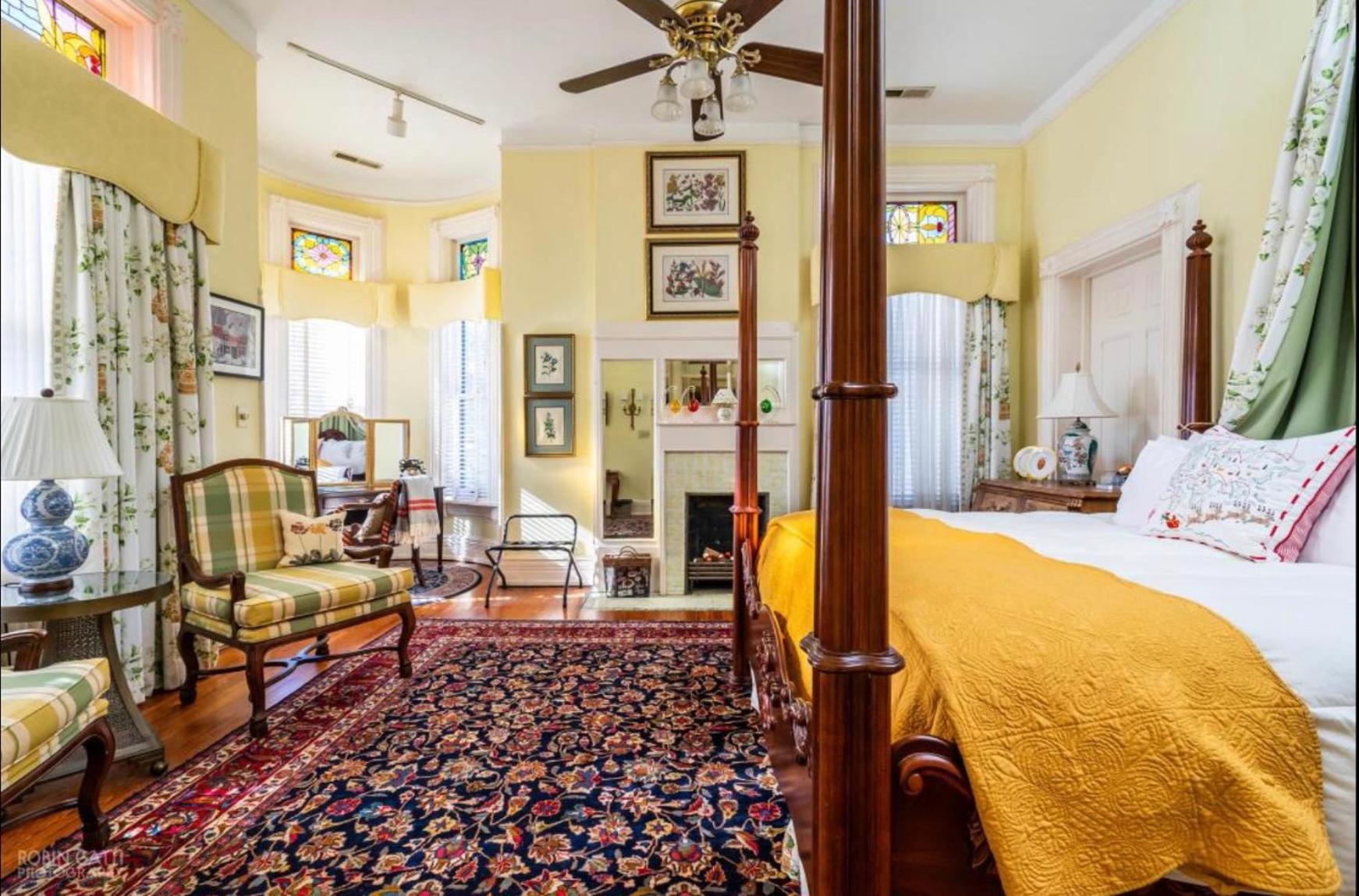 Deluxe King Room photo 1
