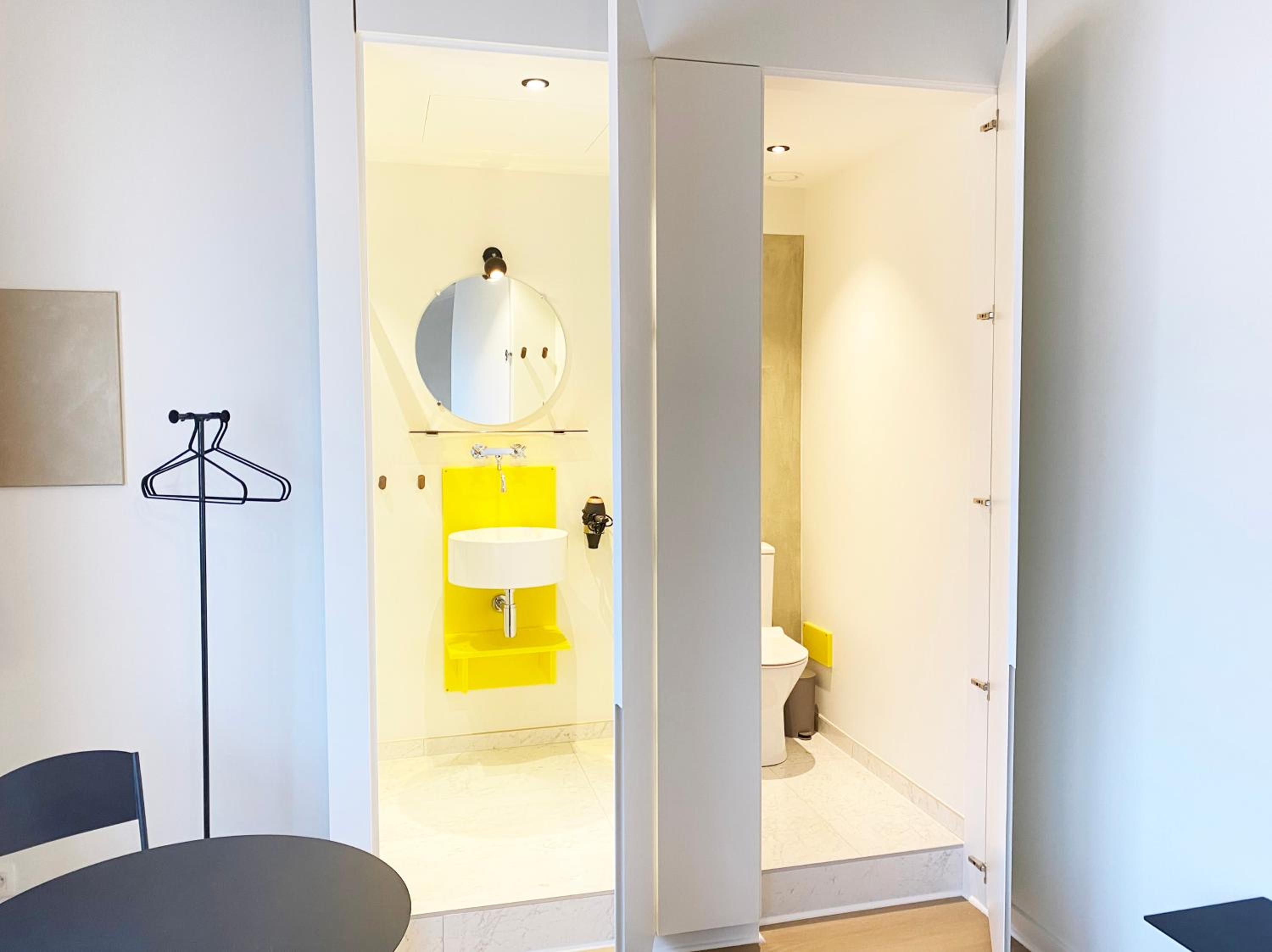 Deluxe Double Room with Shower photo 2
