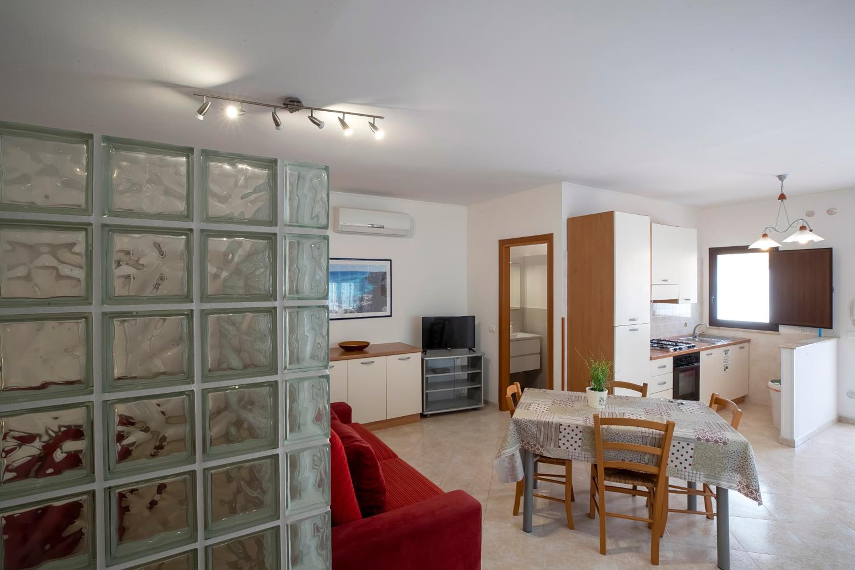 One-Bedroom Apartment photo 2