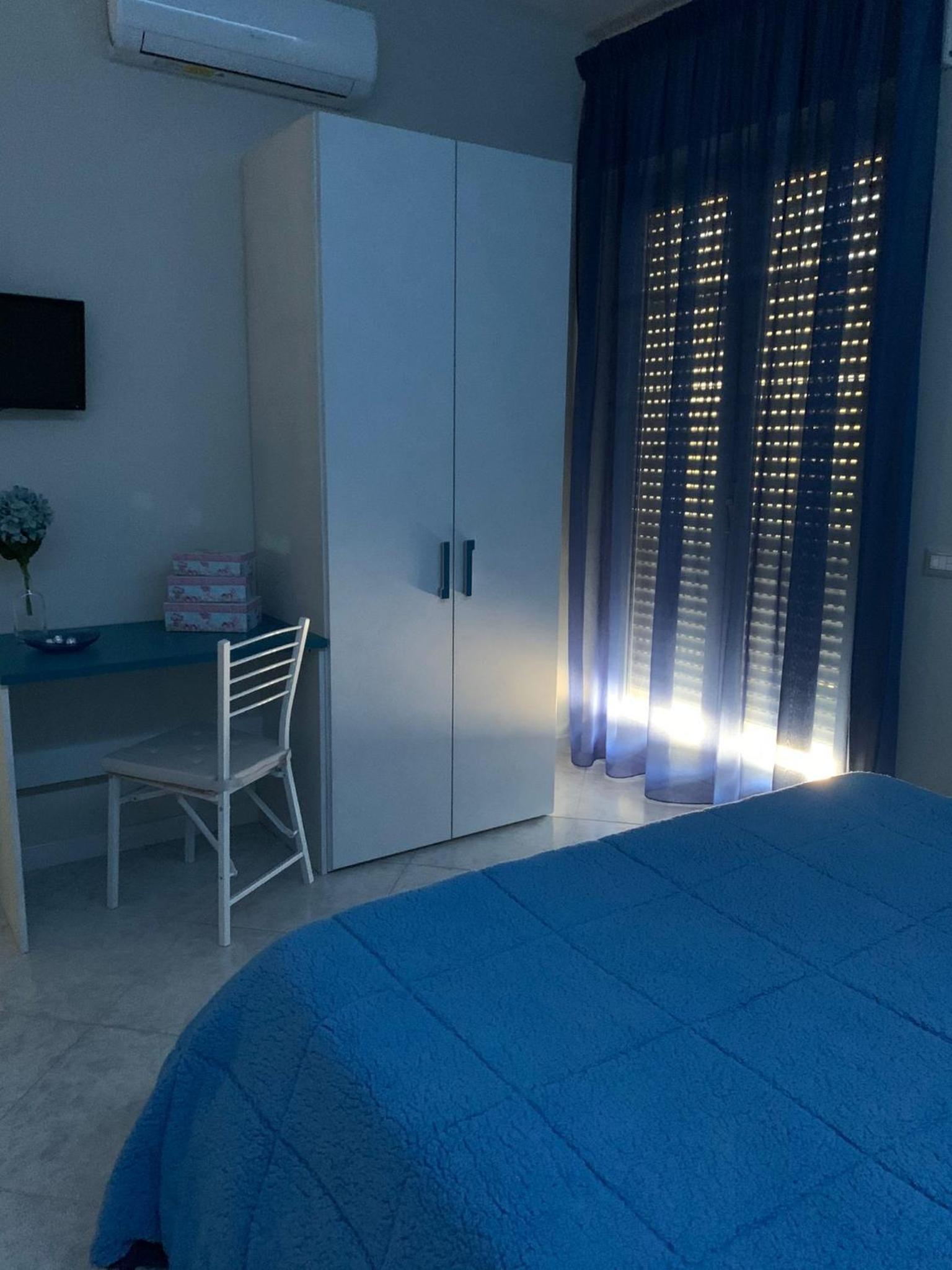 Triple Room with Private Bathroom - Photo 7