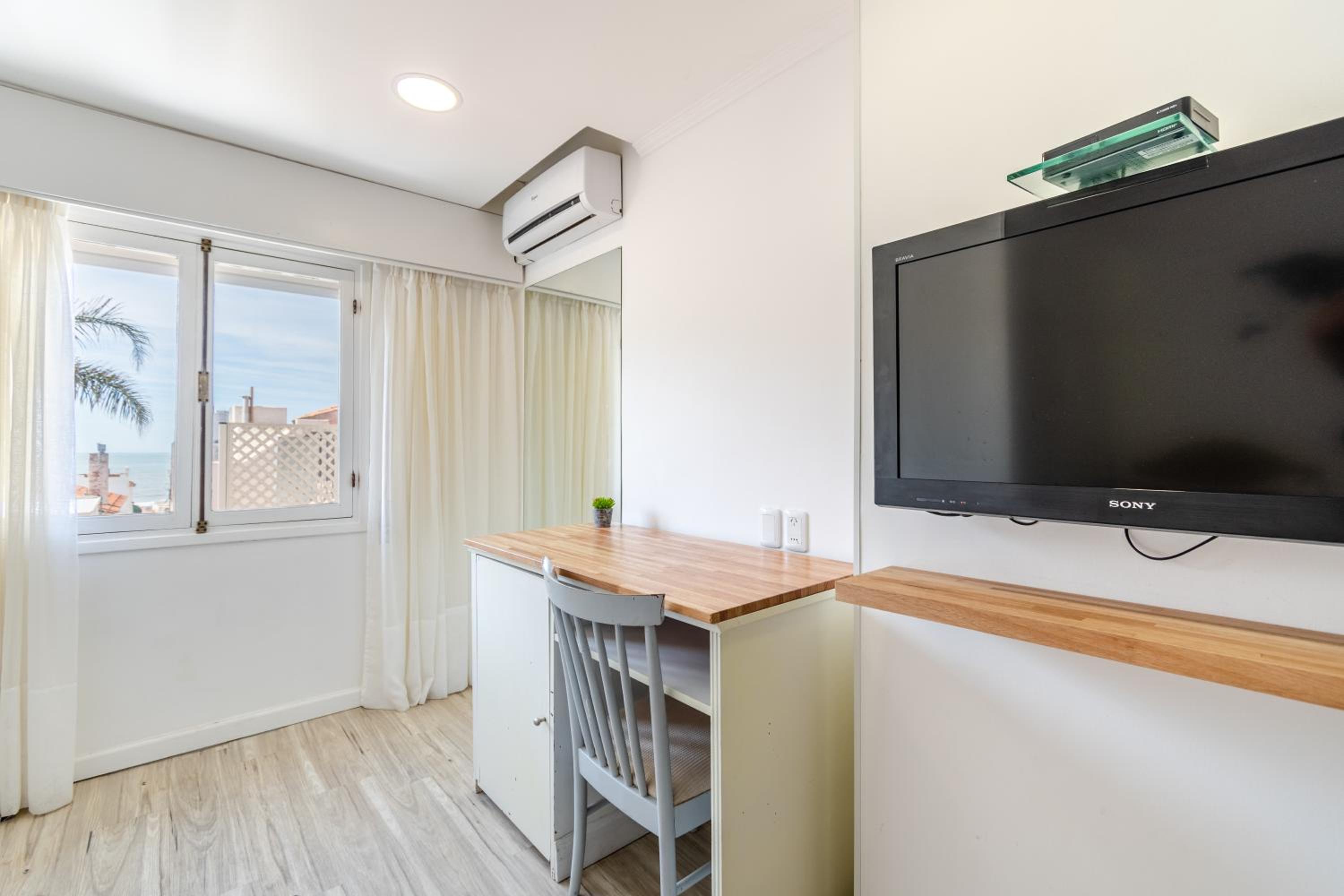 Standard Twin Room - Photo 2