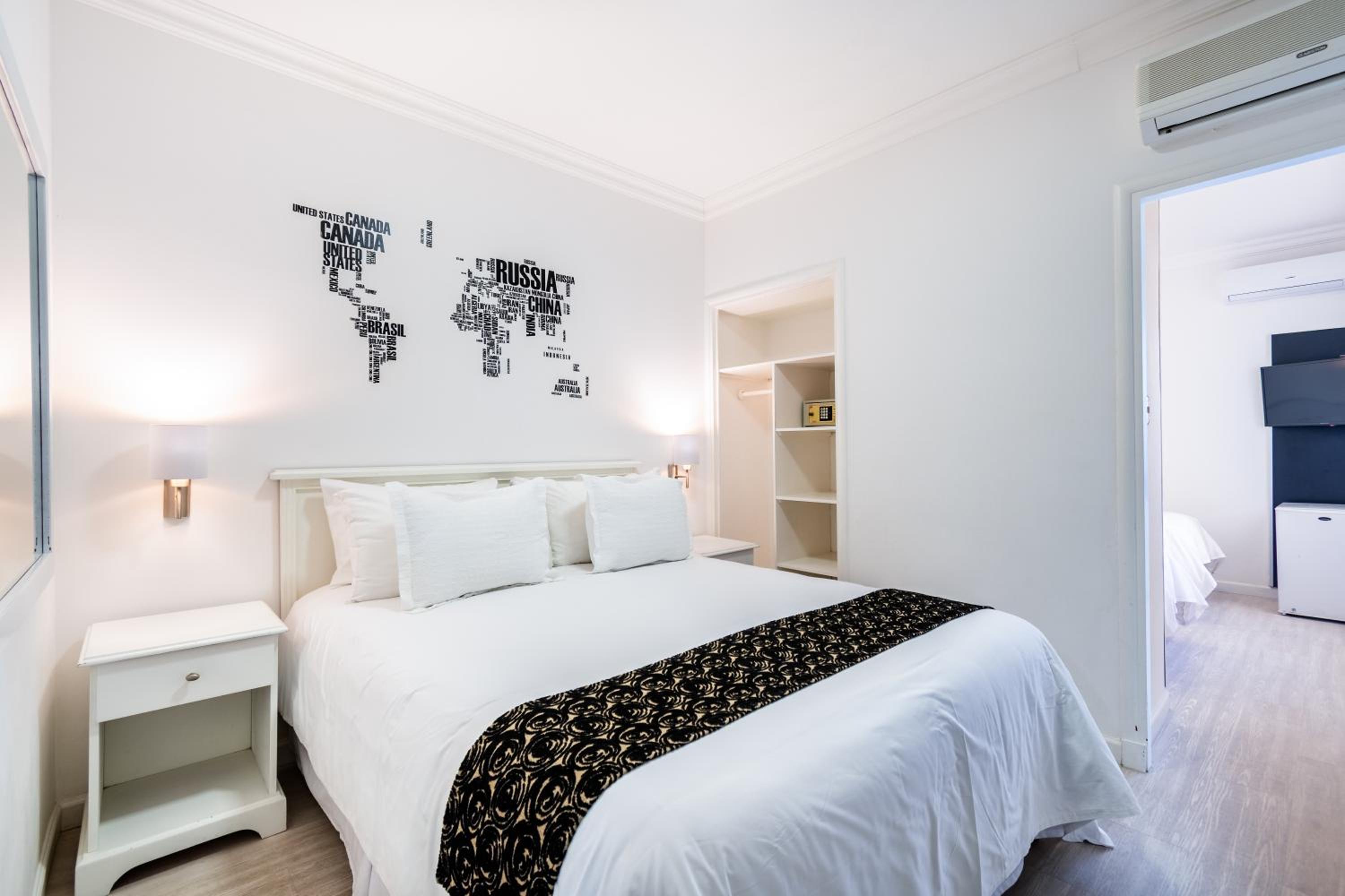 Quadruple Room - Photo 1