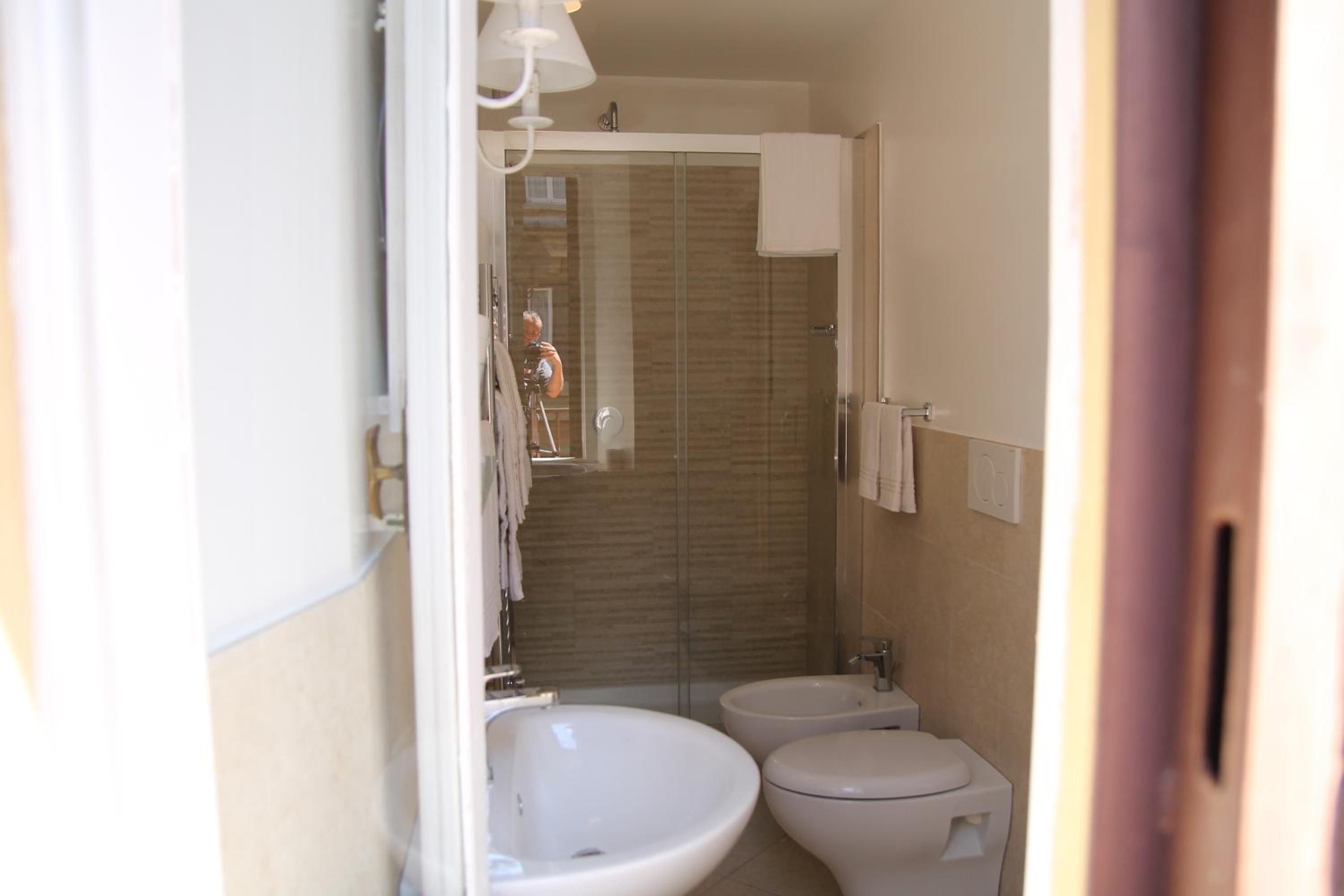 Double Room with Extra Bed photo 2