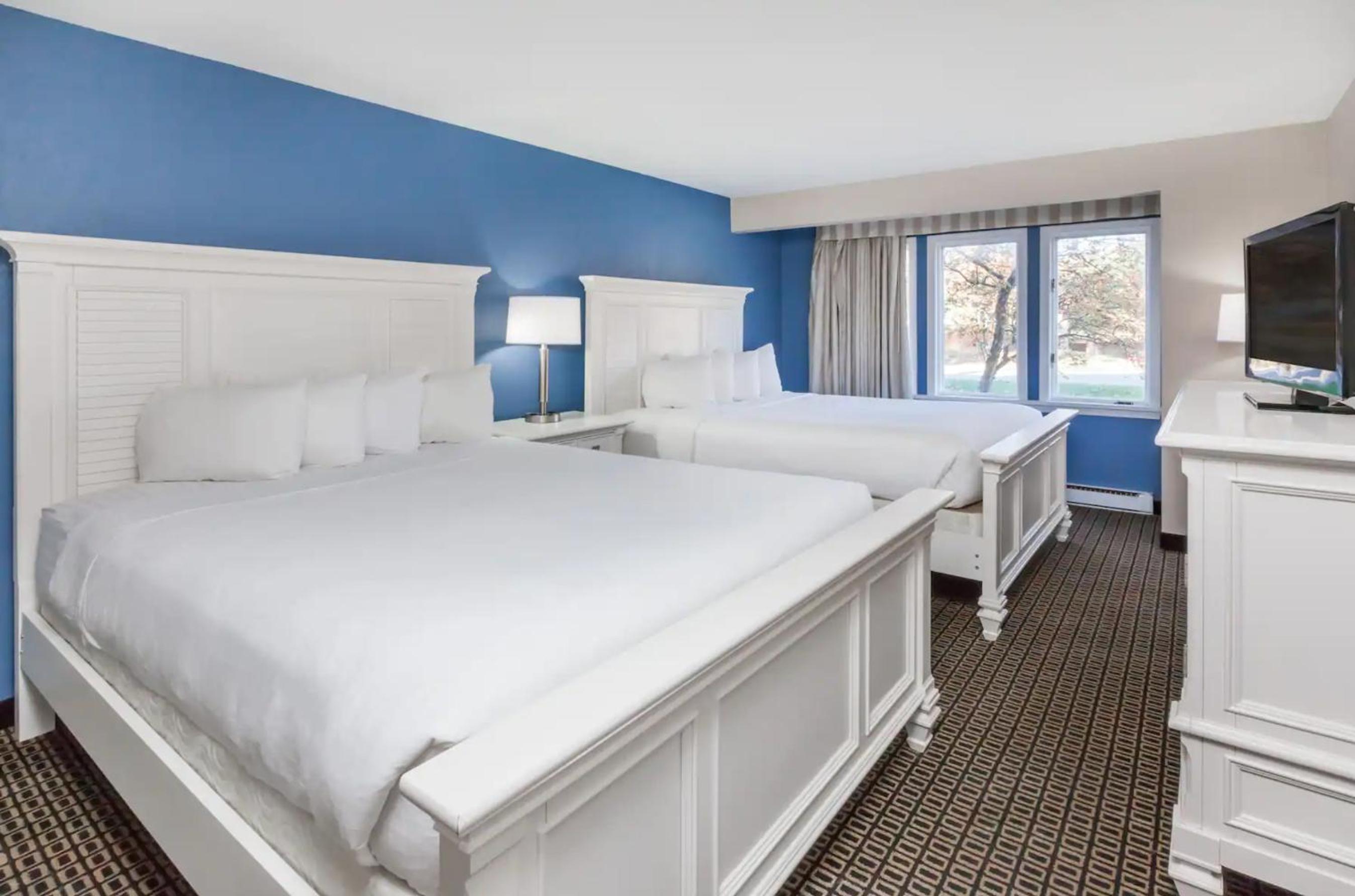 Two-Bedroom Studio with Kitchenette and Balcony - Stairway Access/Non-Smoking photo 2