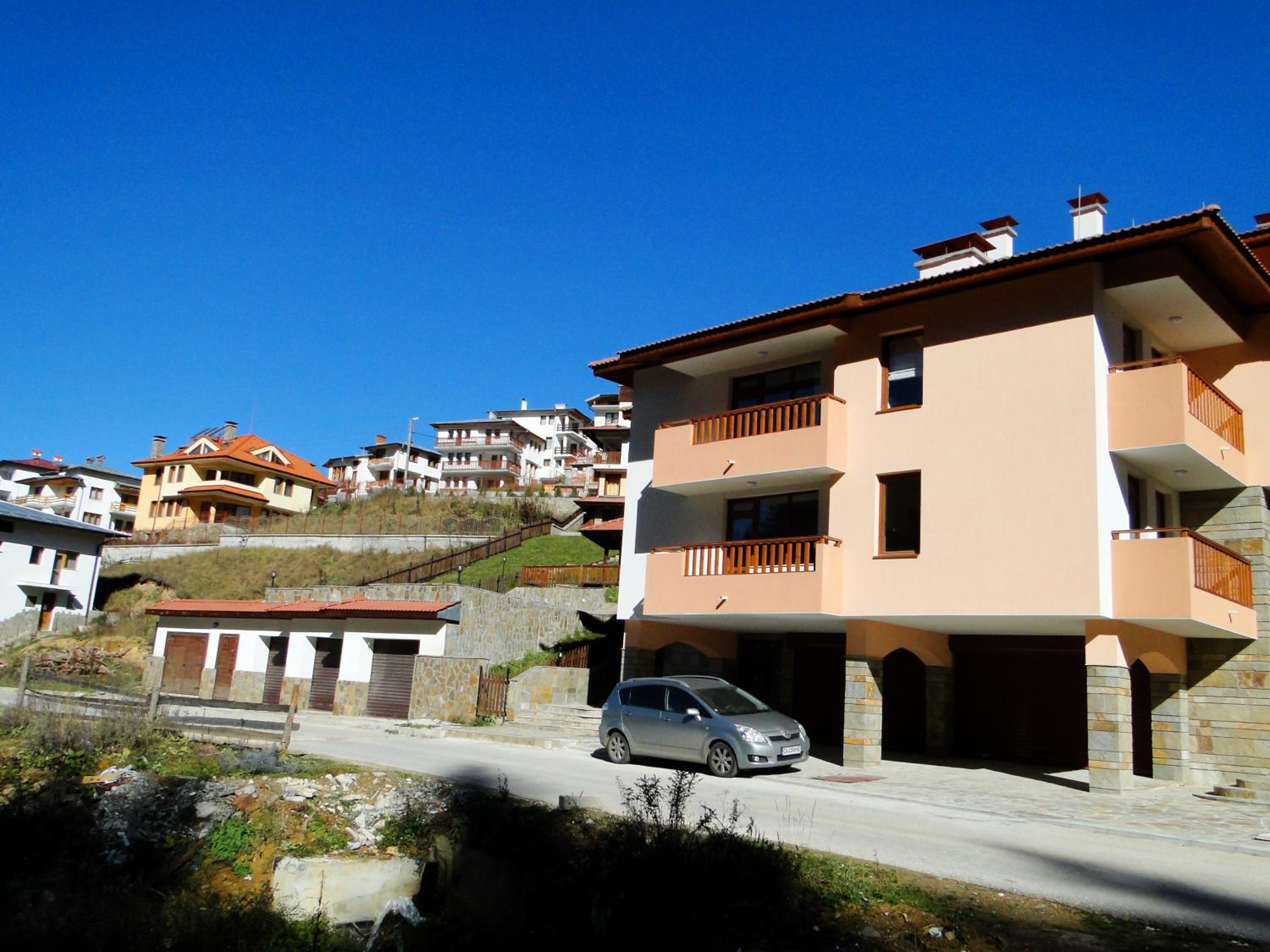 One-Bedroom Apartment with Balcony photo 1