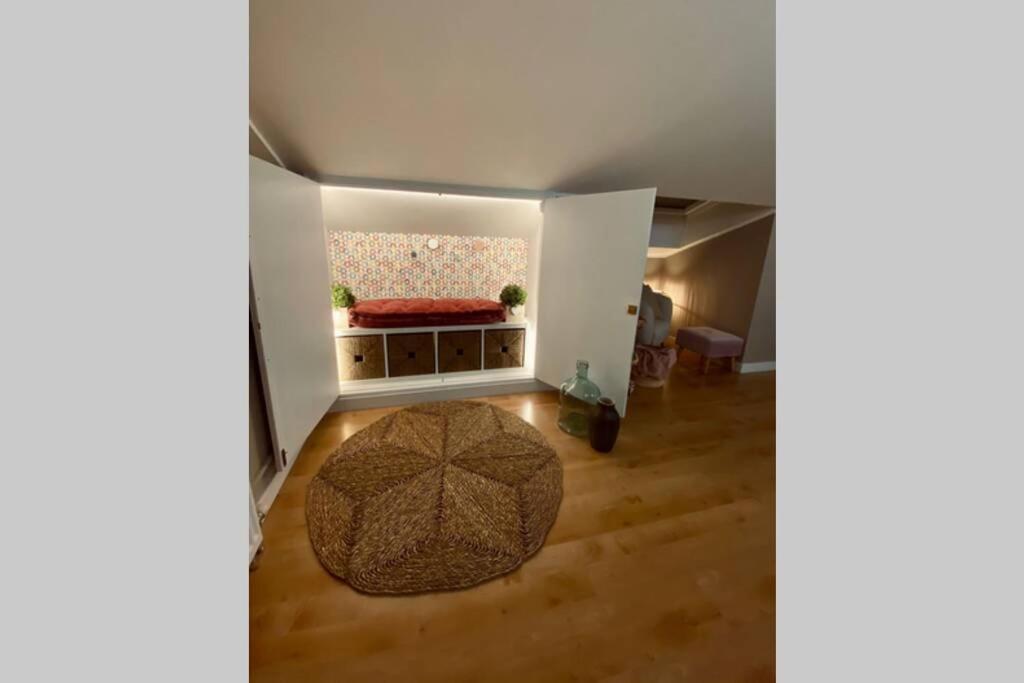 One-Bedroom Apartment - Photo 1