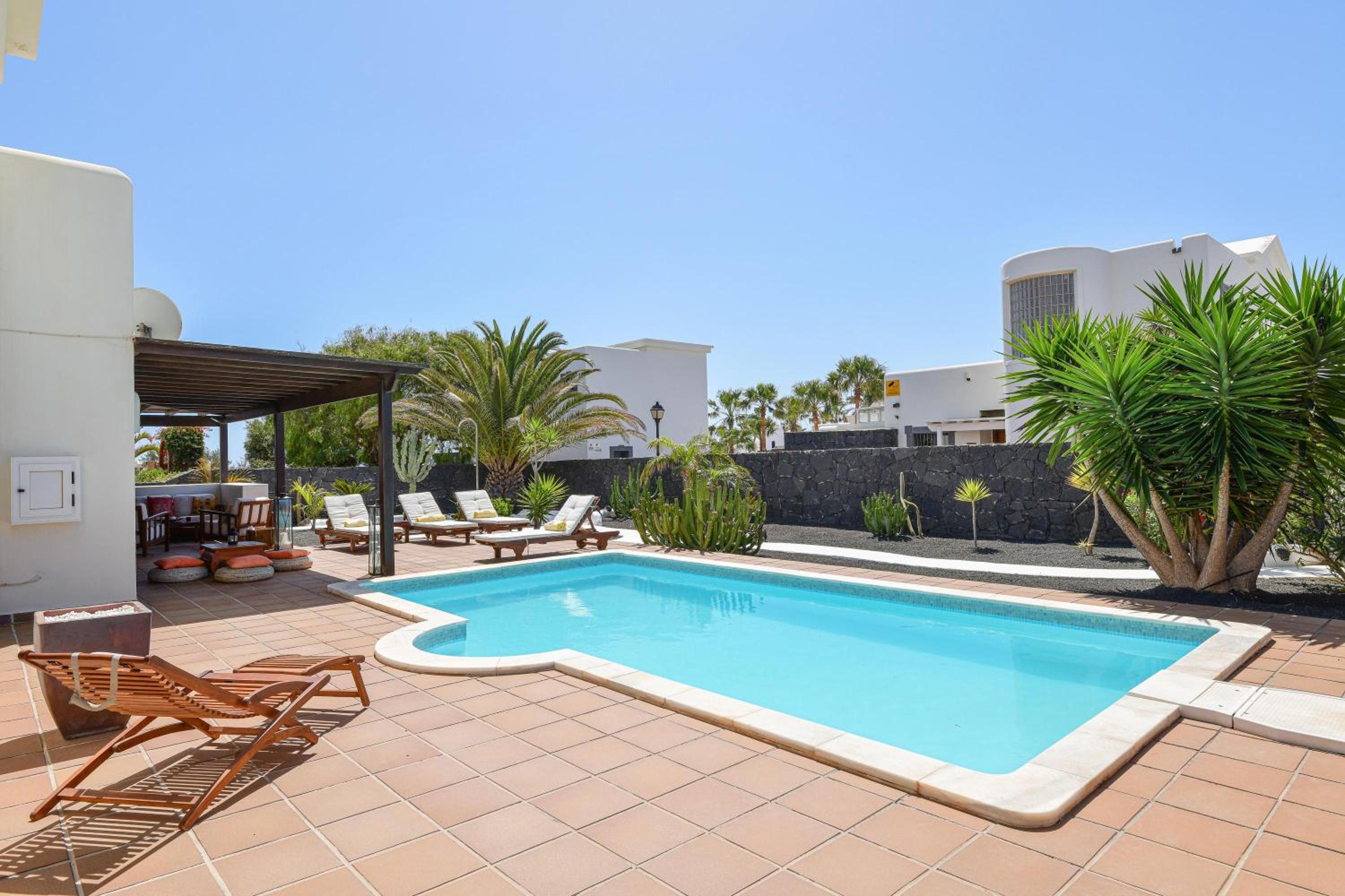 Villa with Sea View - Photo 3