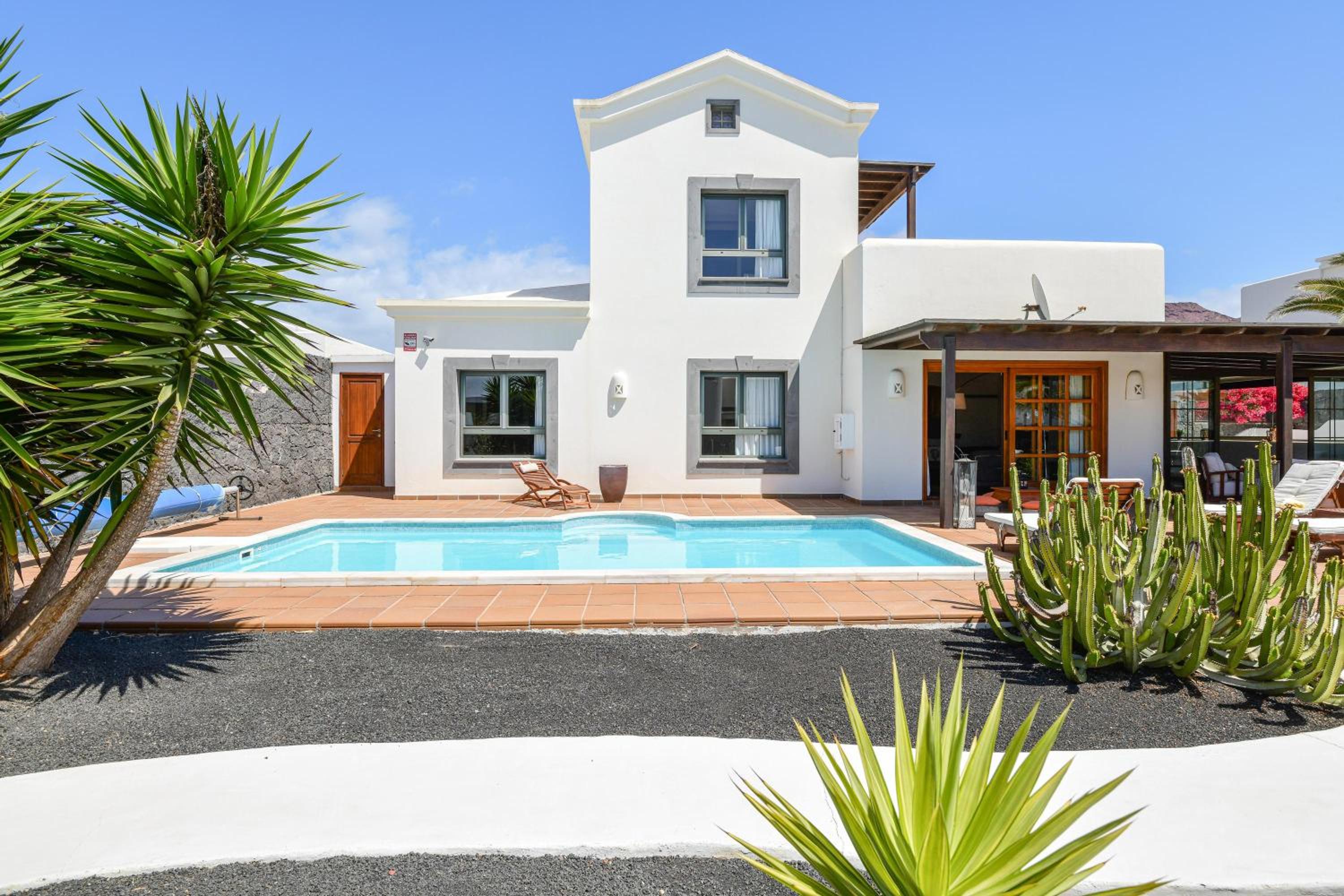 Villa with Sea View - Photo 22
