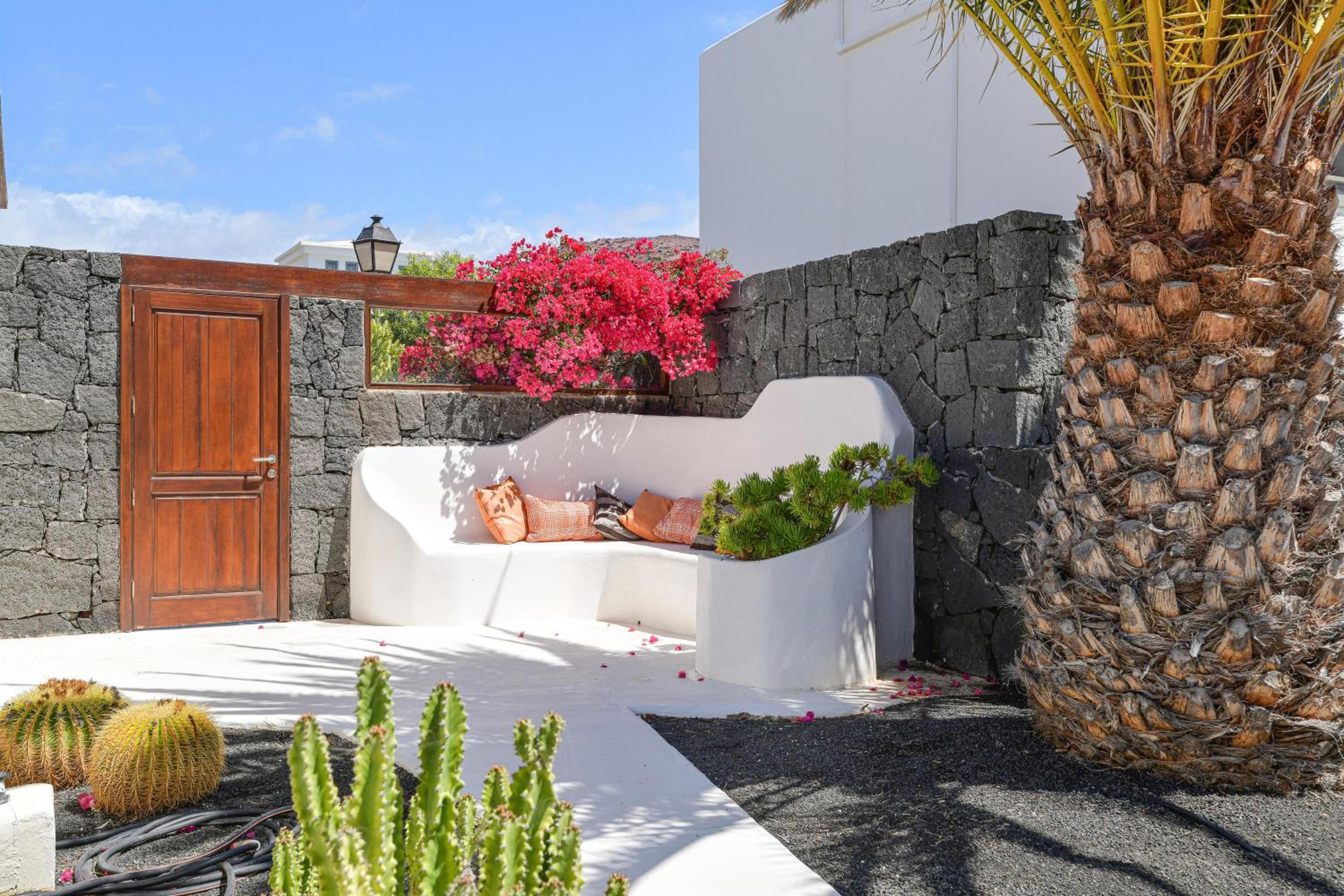 Villa with Sea View - Photo 20