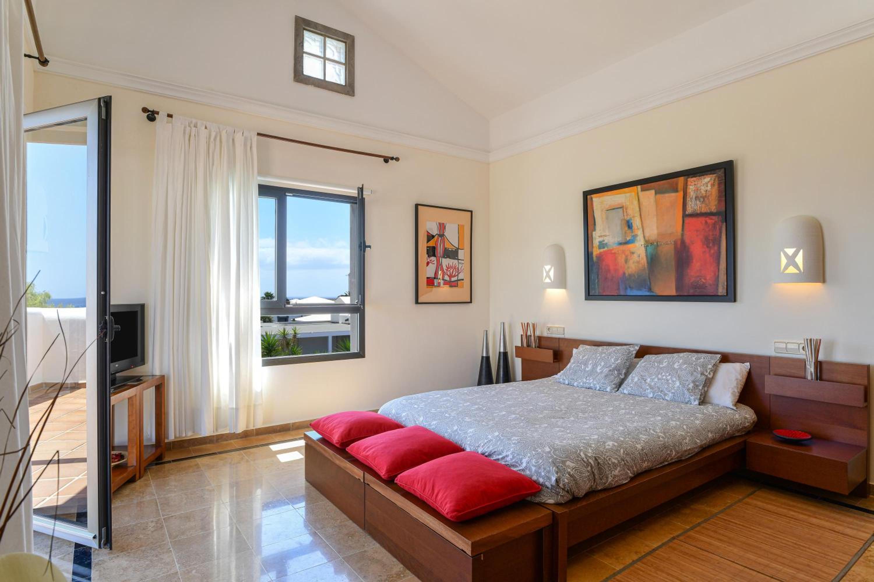 Villa with Sea View - Photo 12