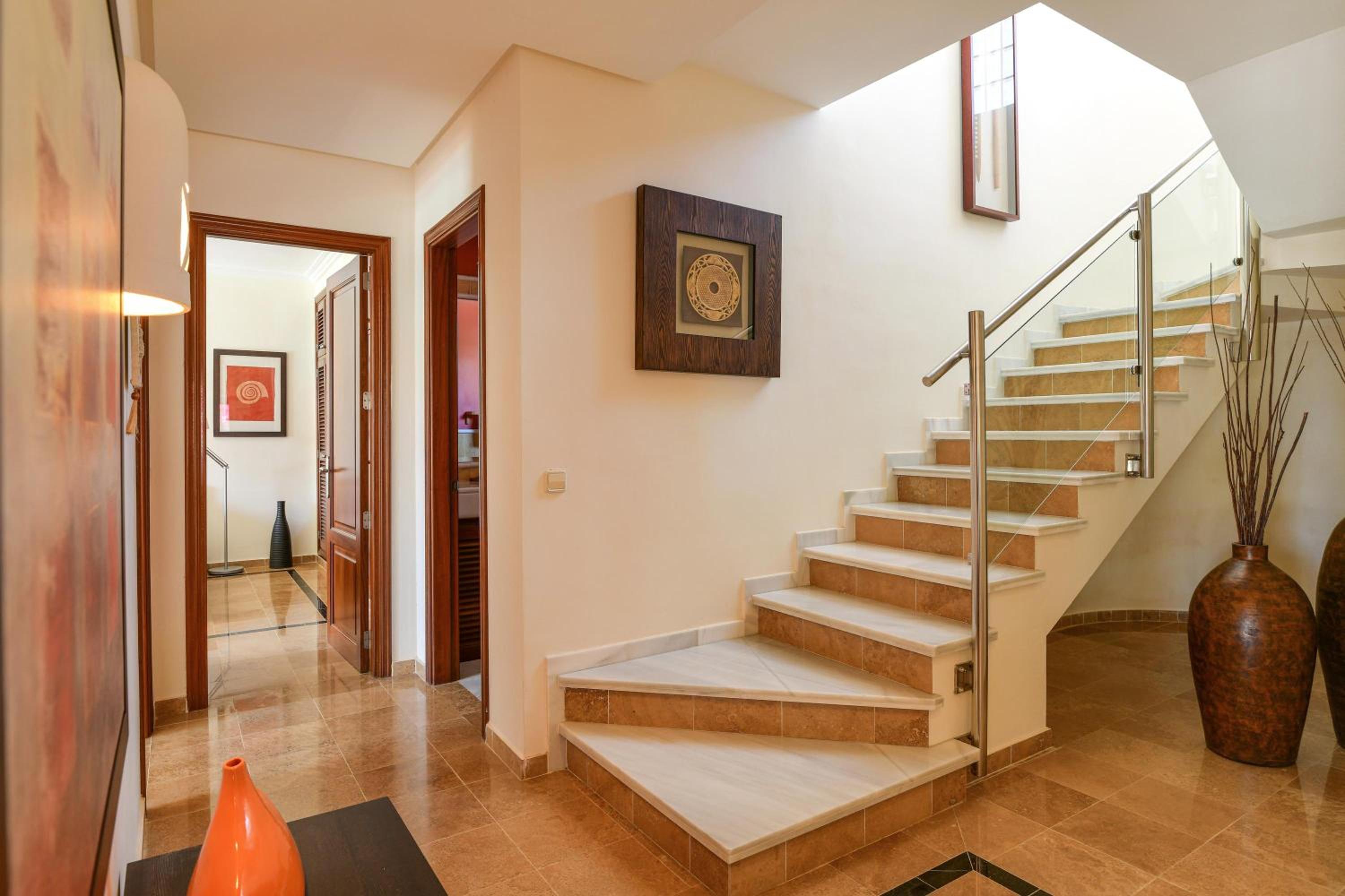 Villa with Sea View - Photo 11