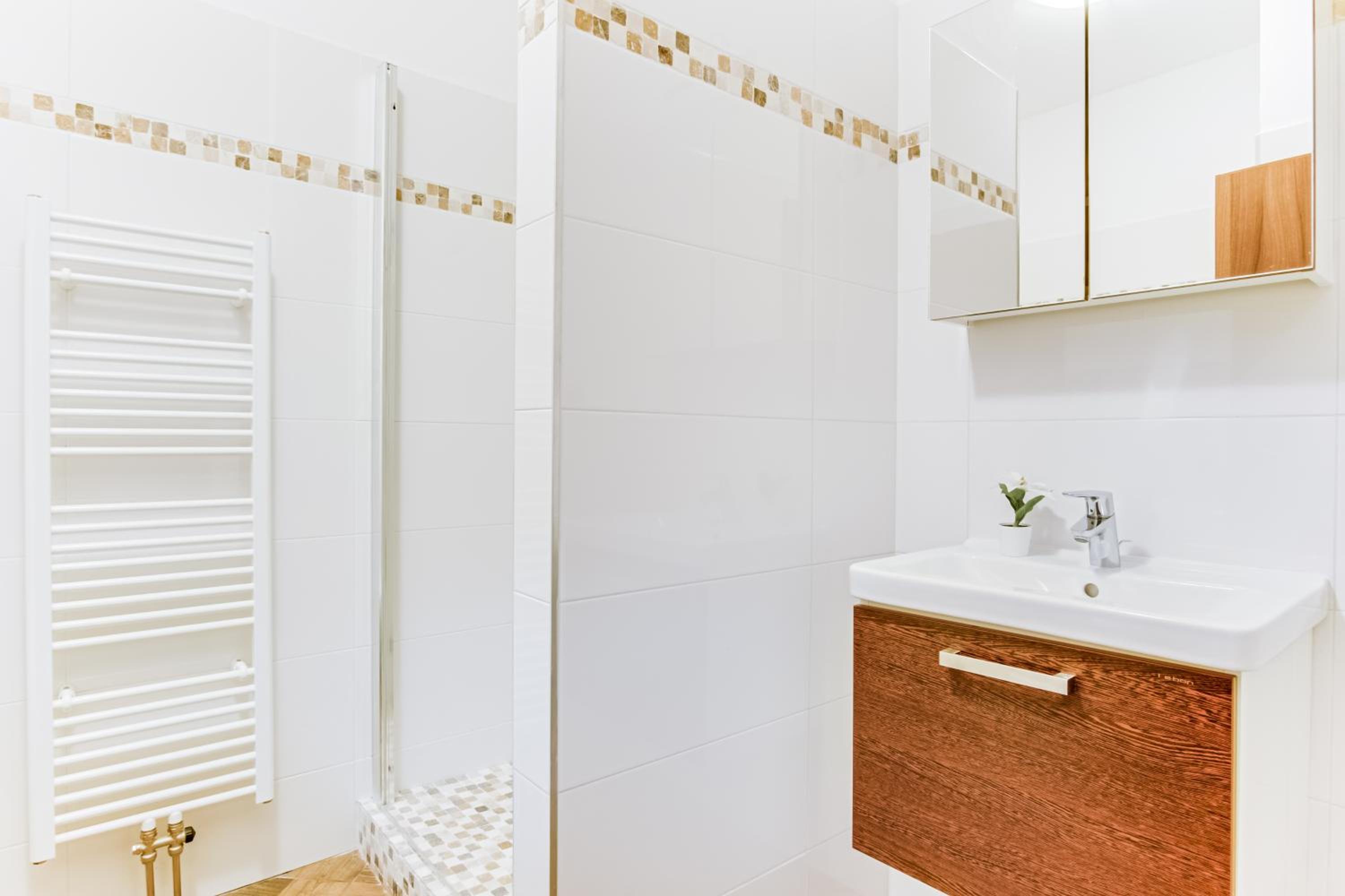 Apartment - Photo 2