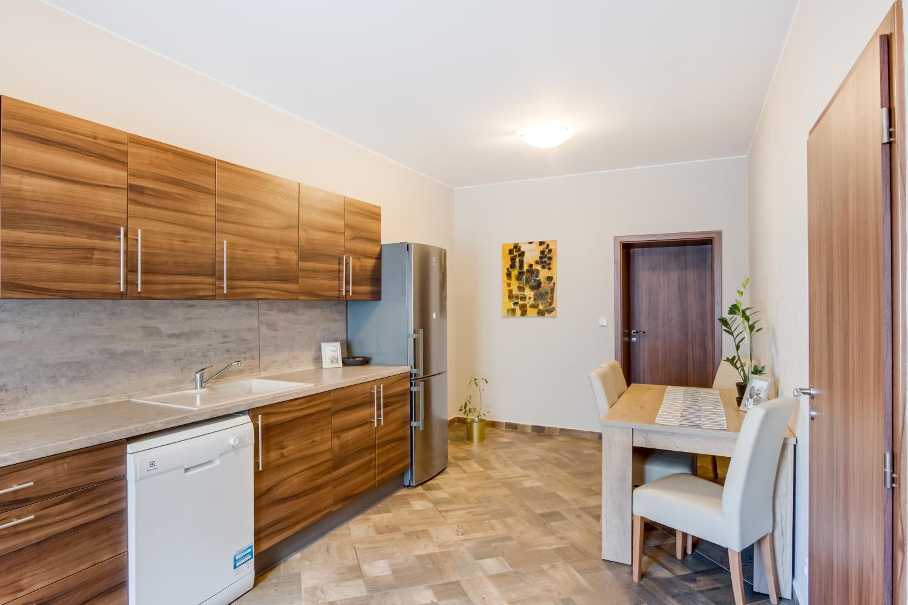 Two-Bedroom Apartment - Photo 2