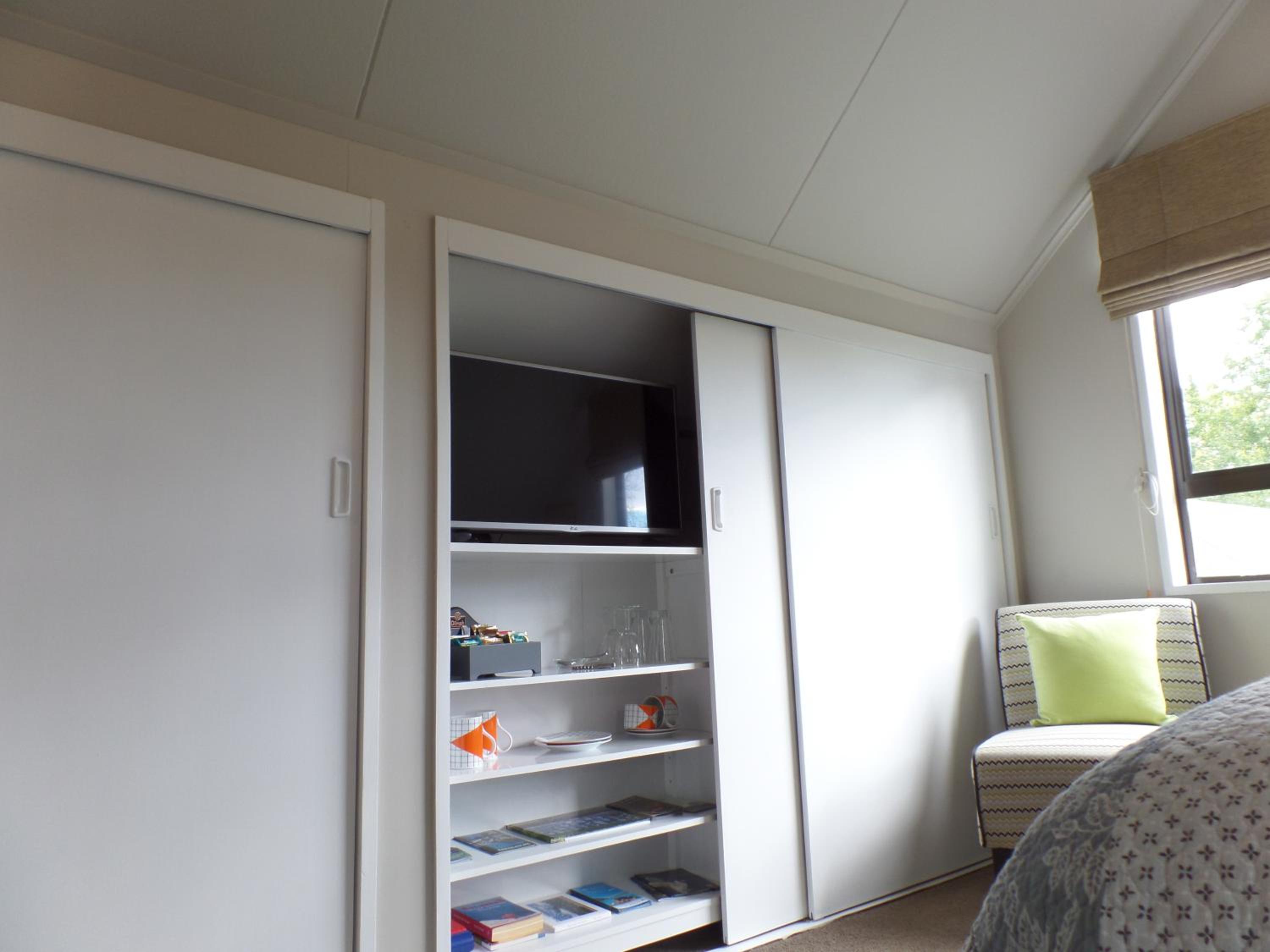 Deluxe King Suite photo 2