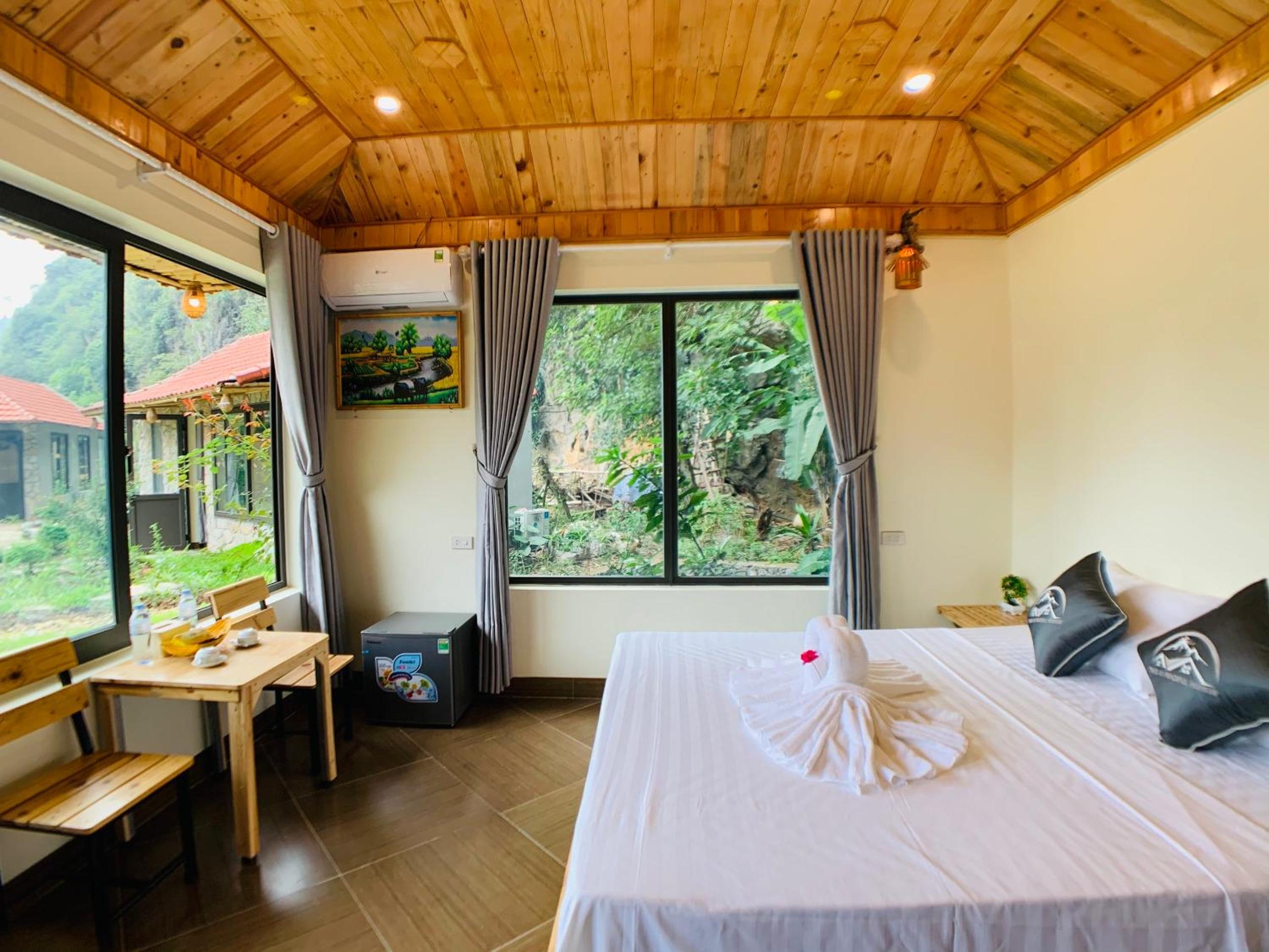 Double Room with Pool View photo 2