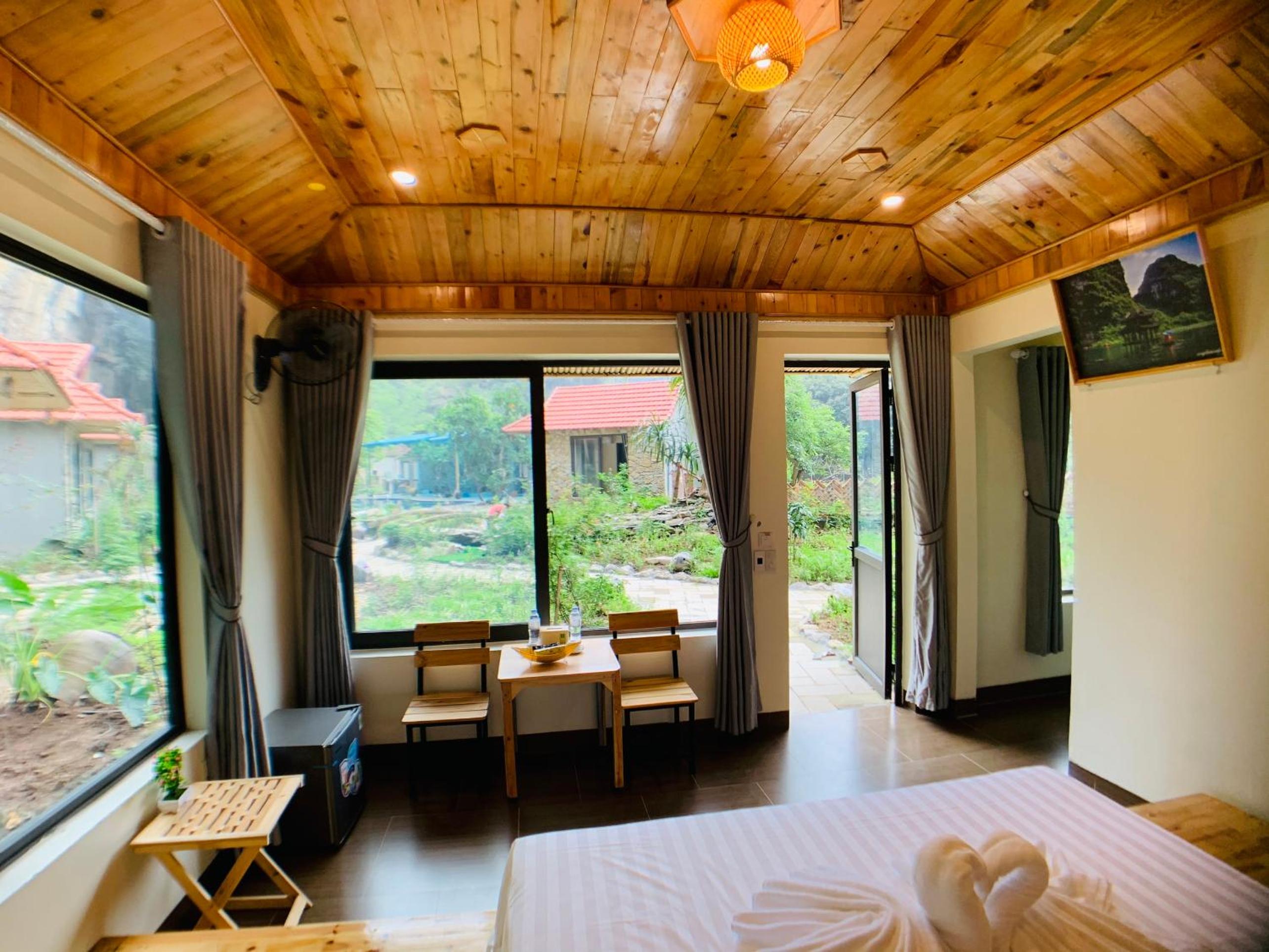 Bungalow with Garden View photo 3