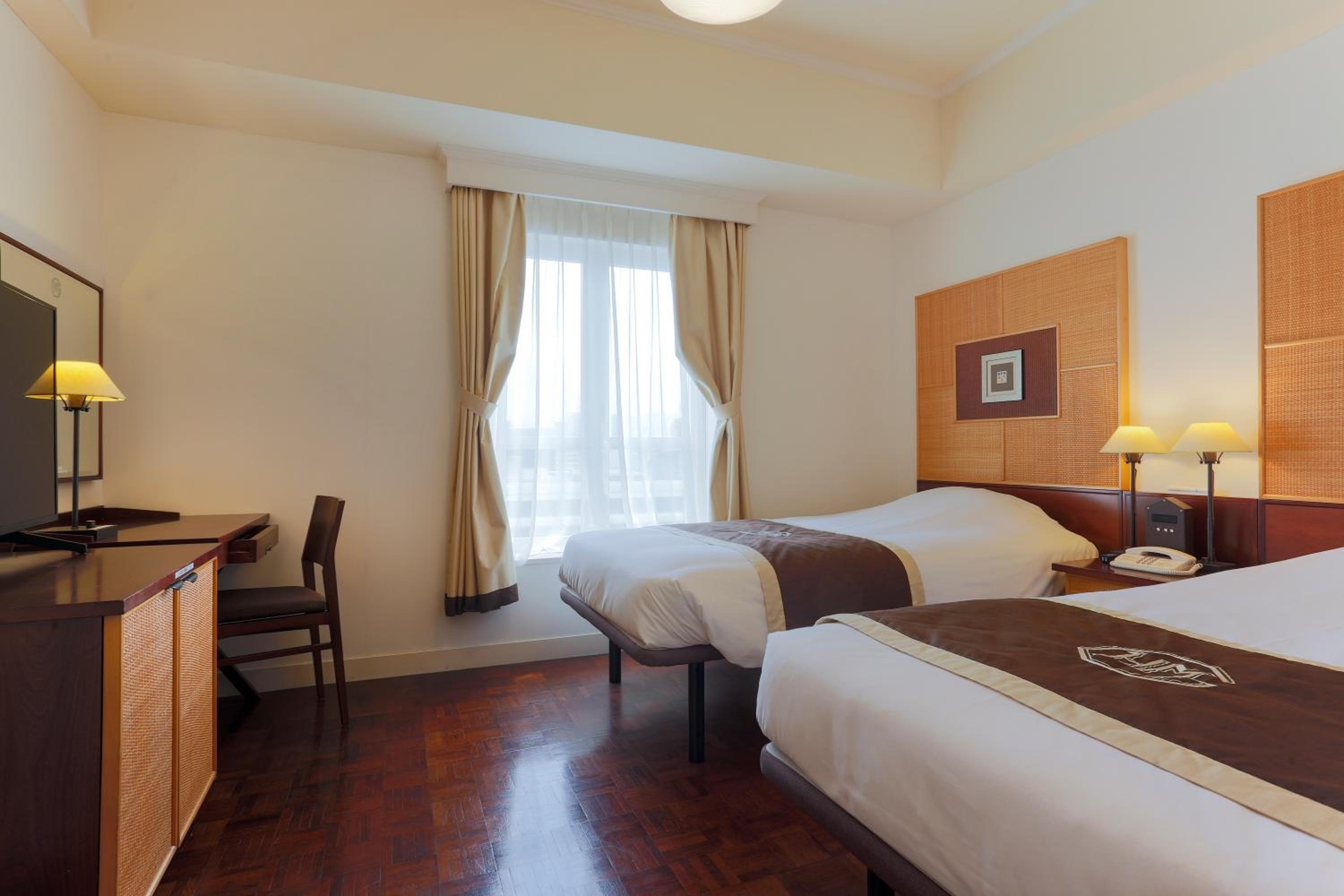 Twin Room - Non-Smoking photo 1