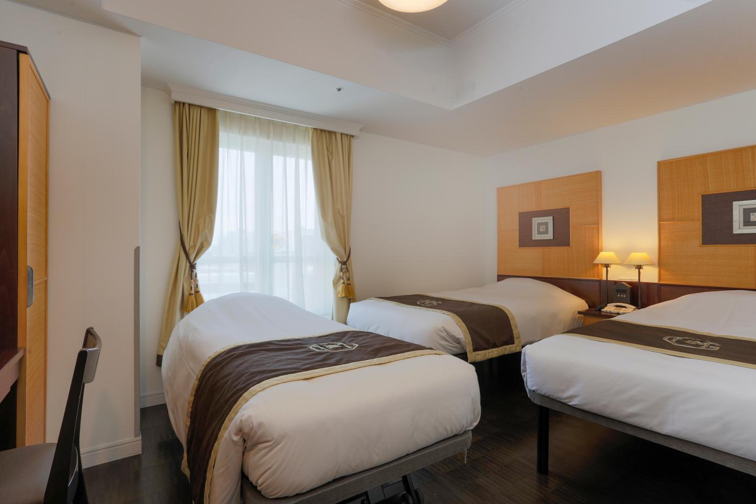 Triple Room - Non-Smoking photo 1