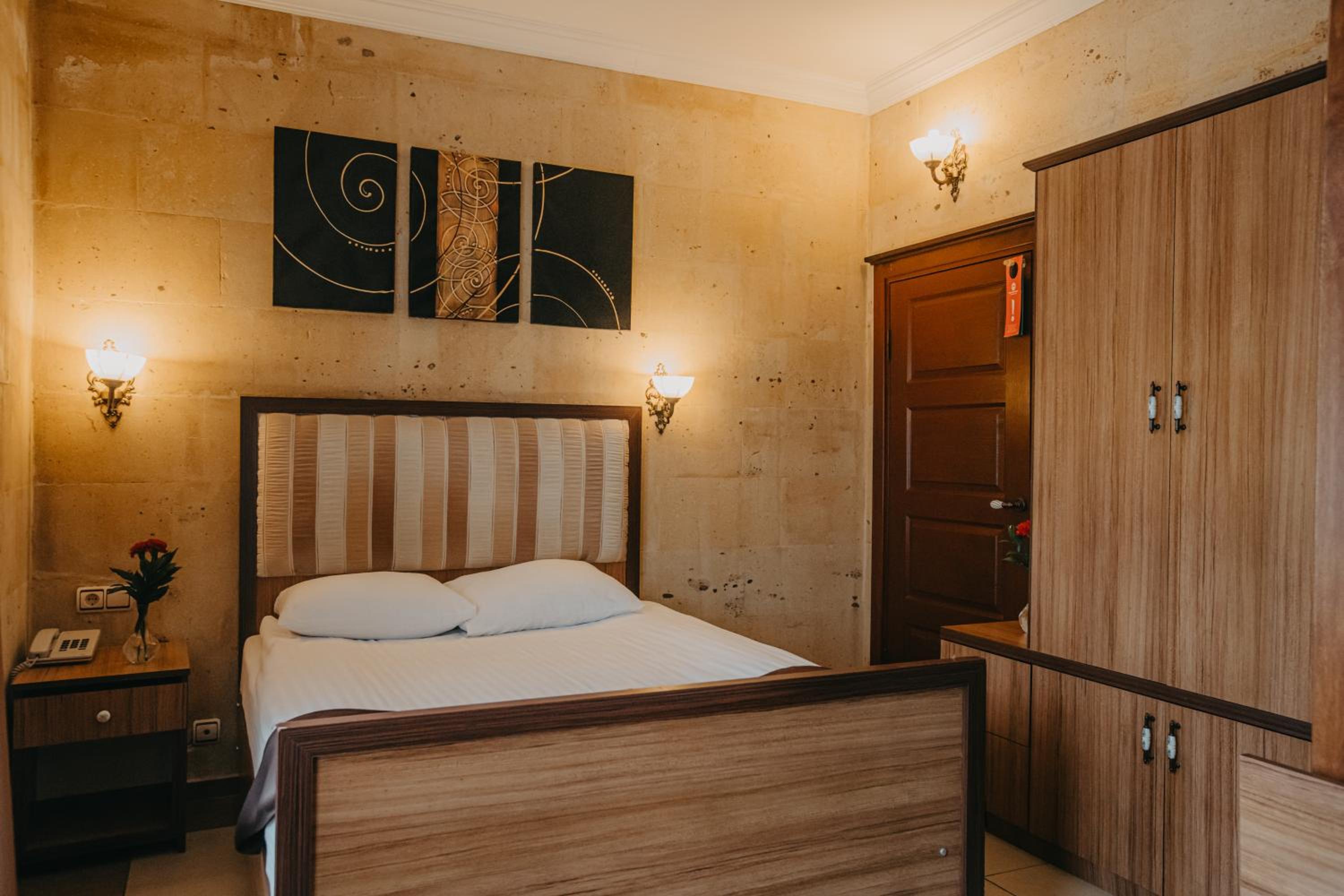 Single Stone Room