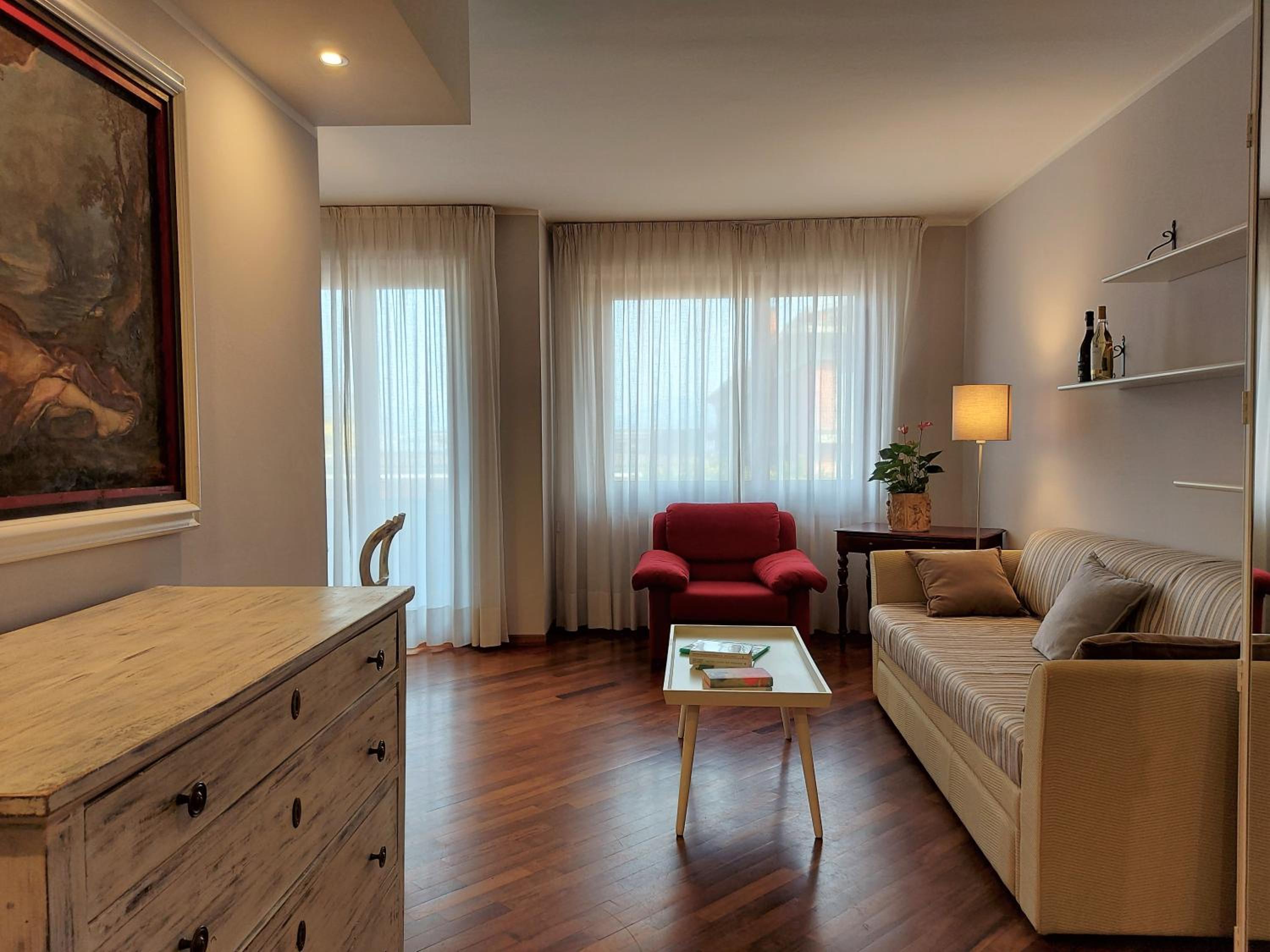 Two-Bedroom Apartment - Photo 20