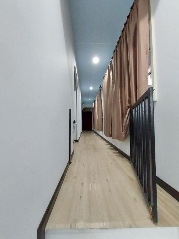 Three-Bedroom House photo 3