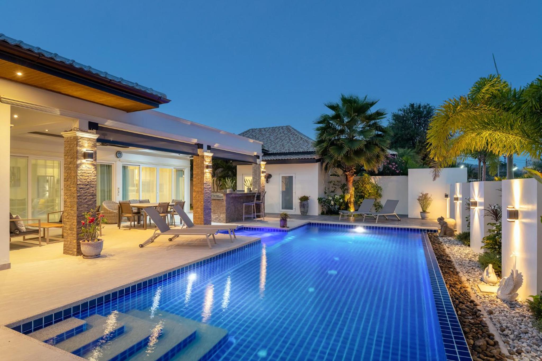 Three-Bedroom Villa photo 3