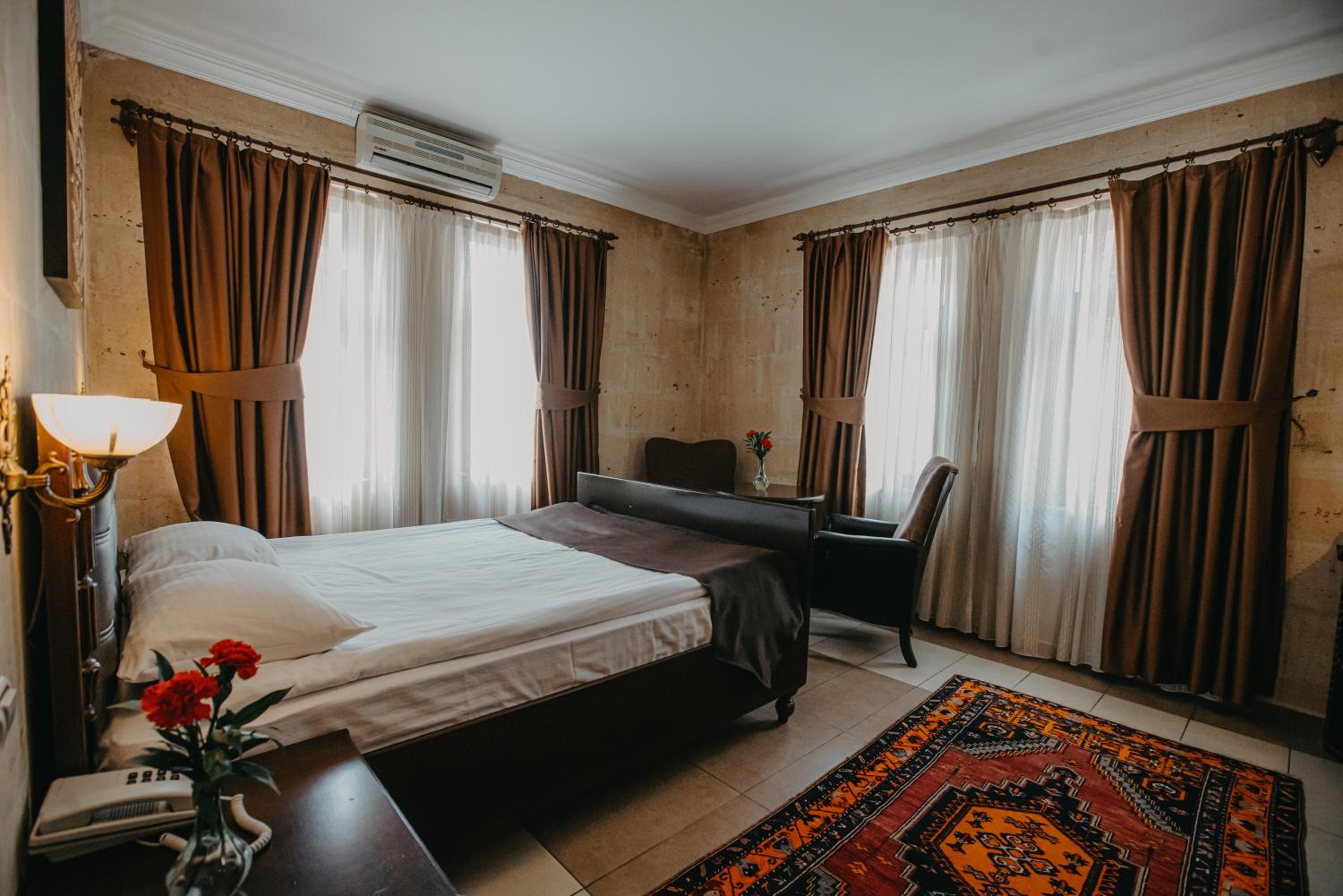 Deluxe Stone Suite photo 3