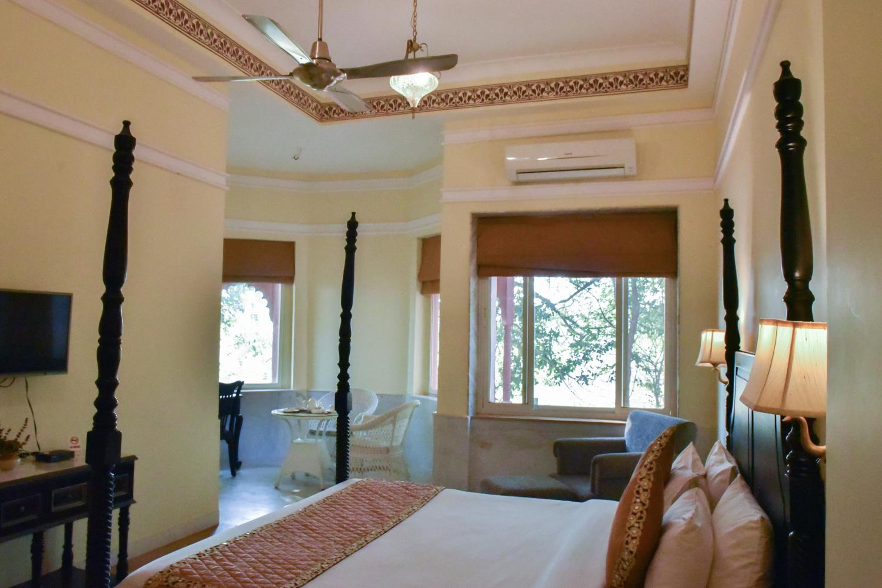Deluxe King Room photo 2