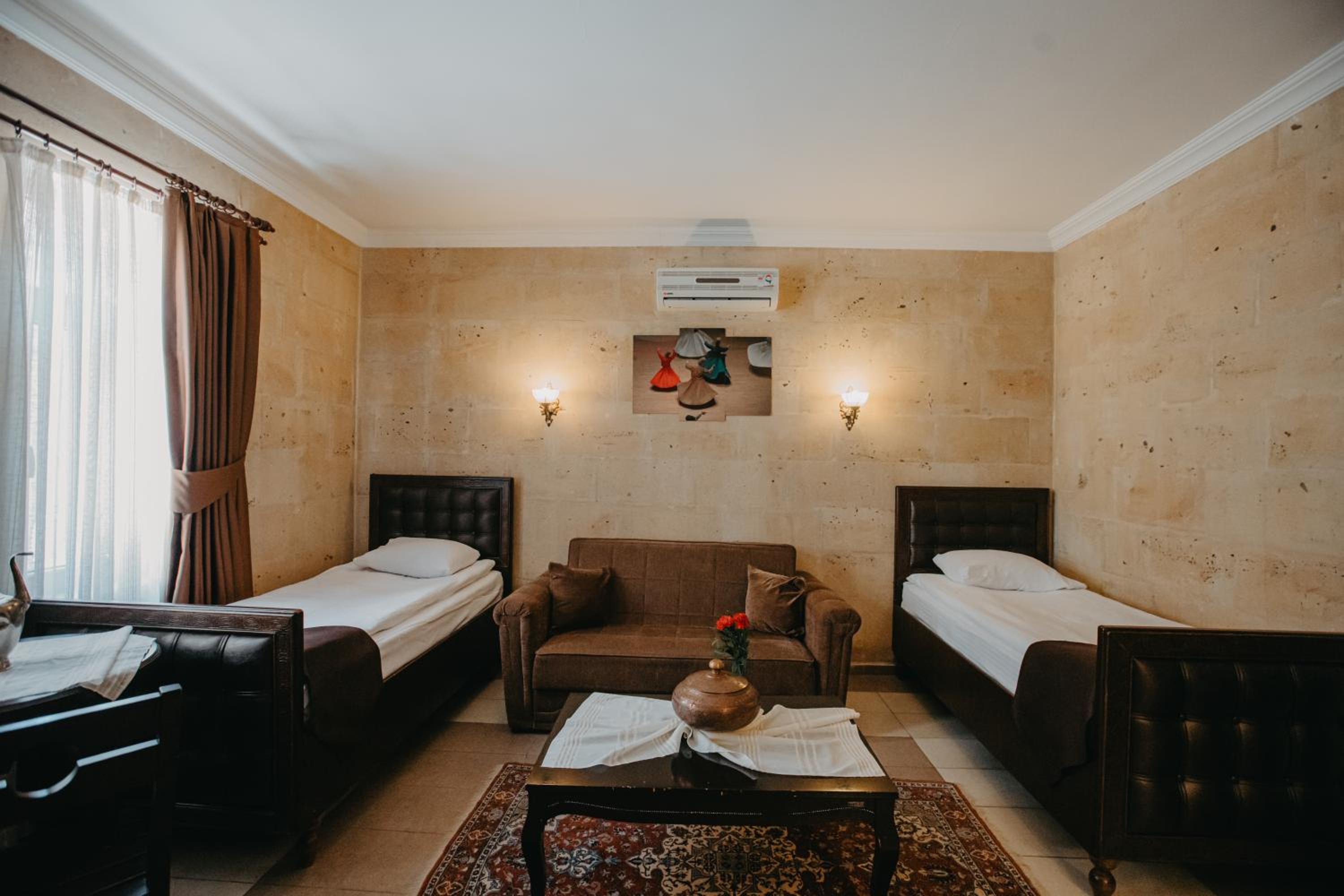 Deluxe Family Stone Suite photo 3