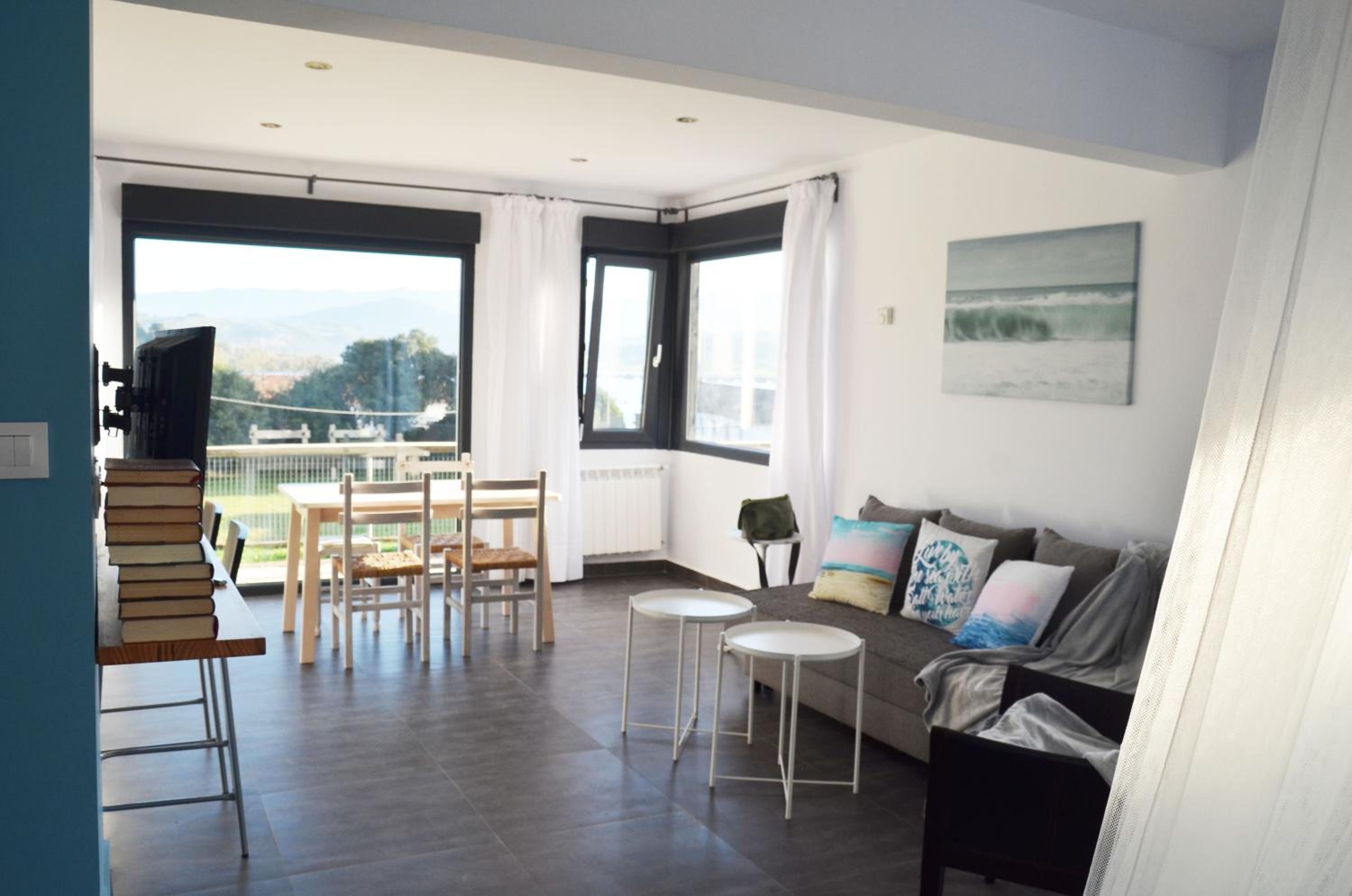 Estudio con vista al mar