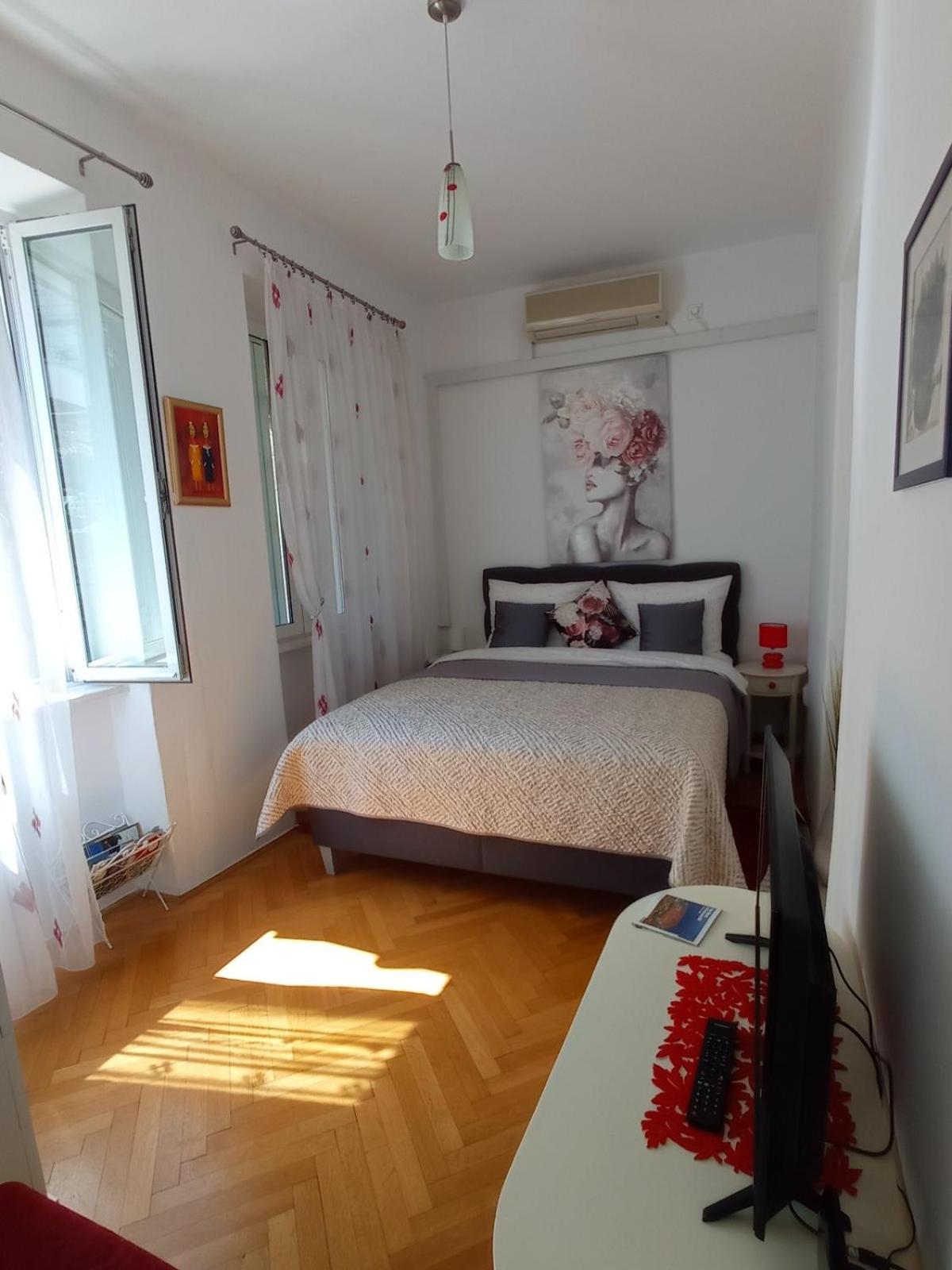 One-Bedroom Apartment (2 Adults)