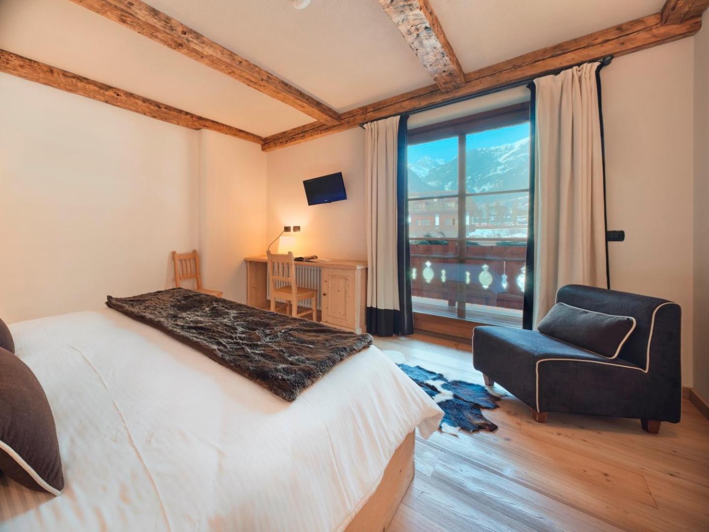 Double or Twin Room with Balcony - Photo 7