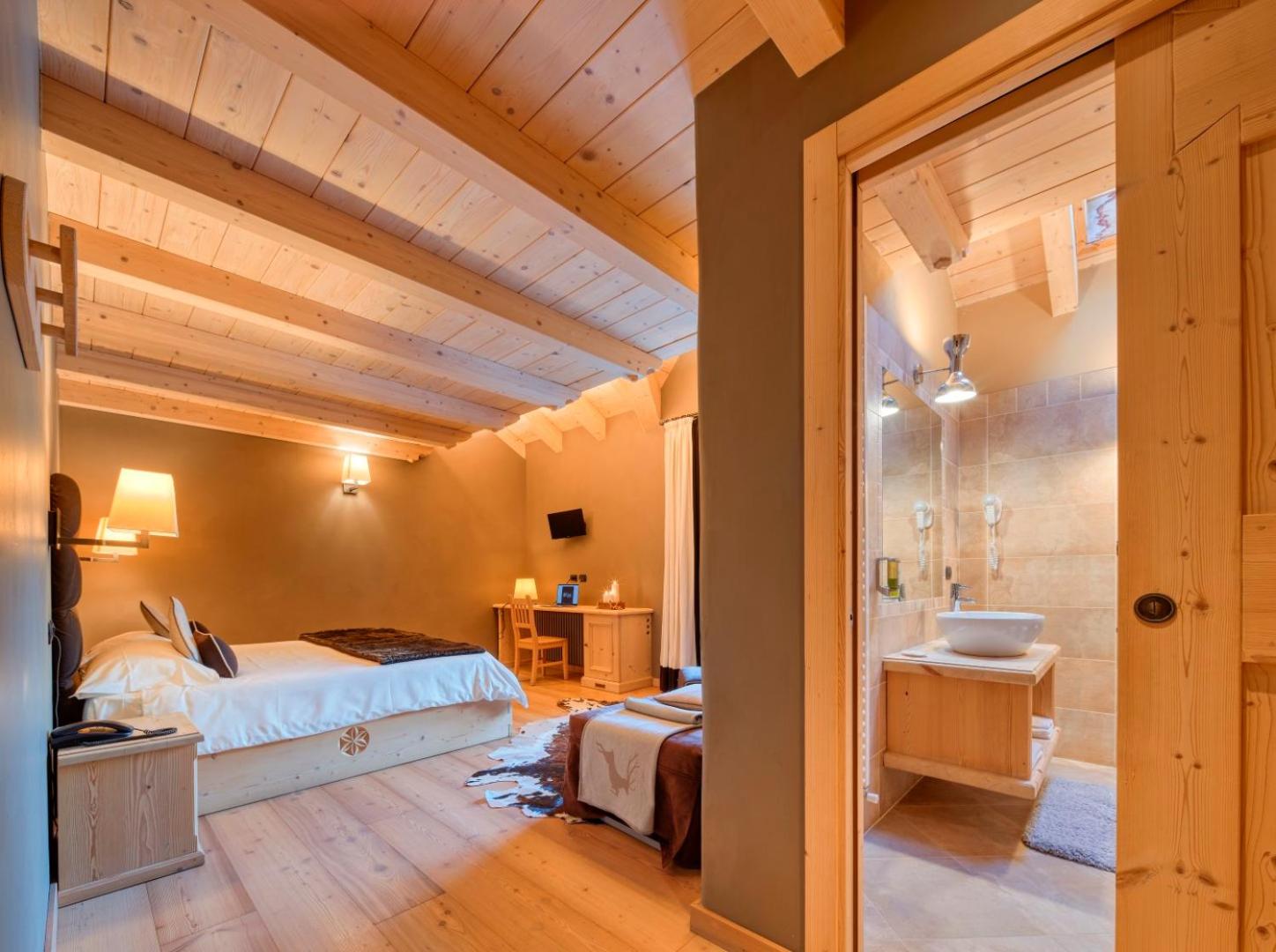 Double or Twin Room with Balcony - Photo 1