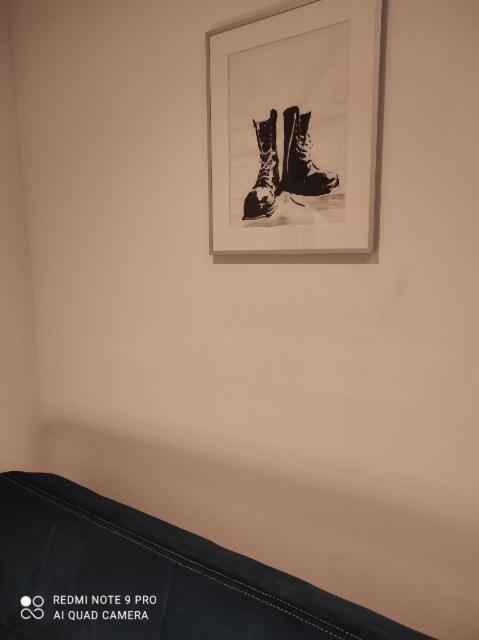 One-Bedroom Apartment - Photo 3