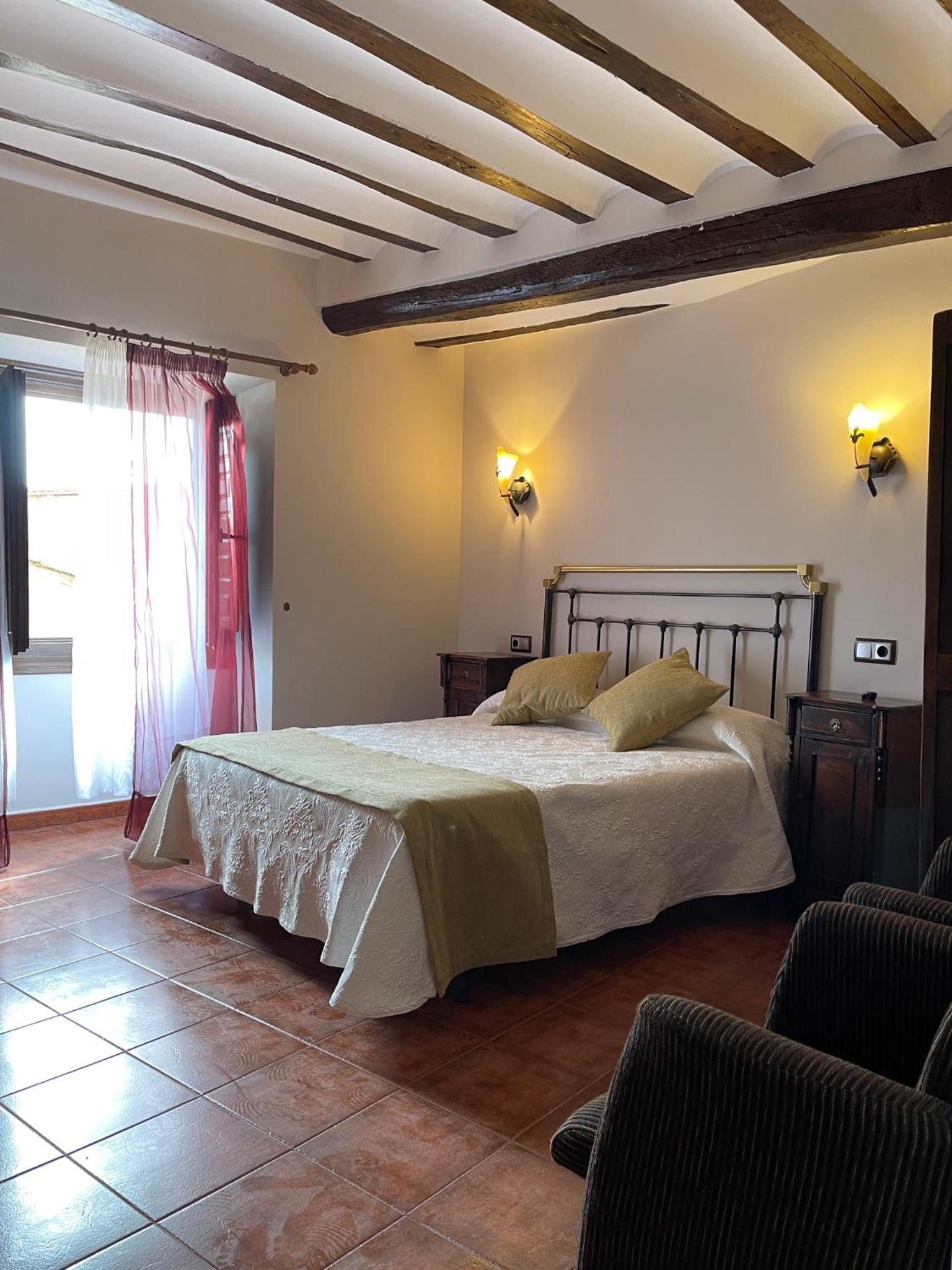 Double Room - Photo 4