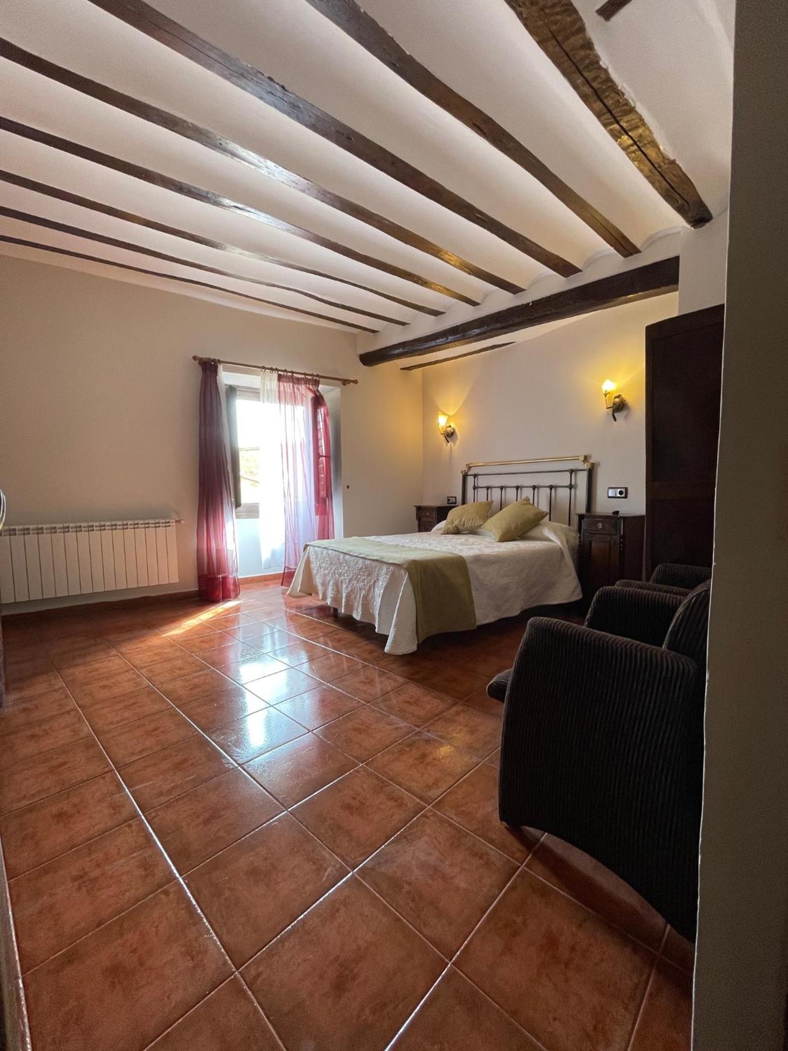 Double Room - Photo 3