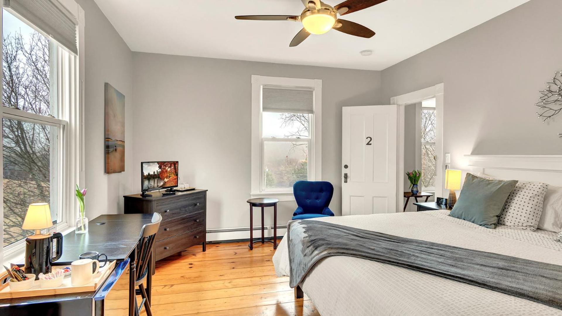 Deluxe King Room photo 3