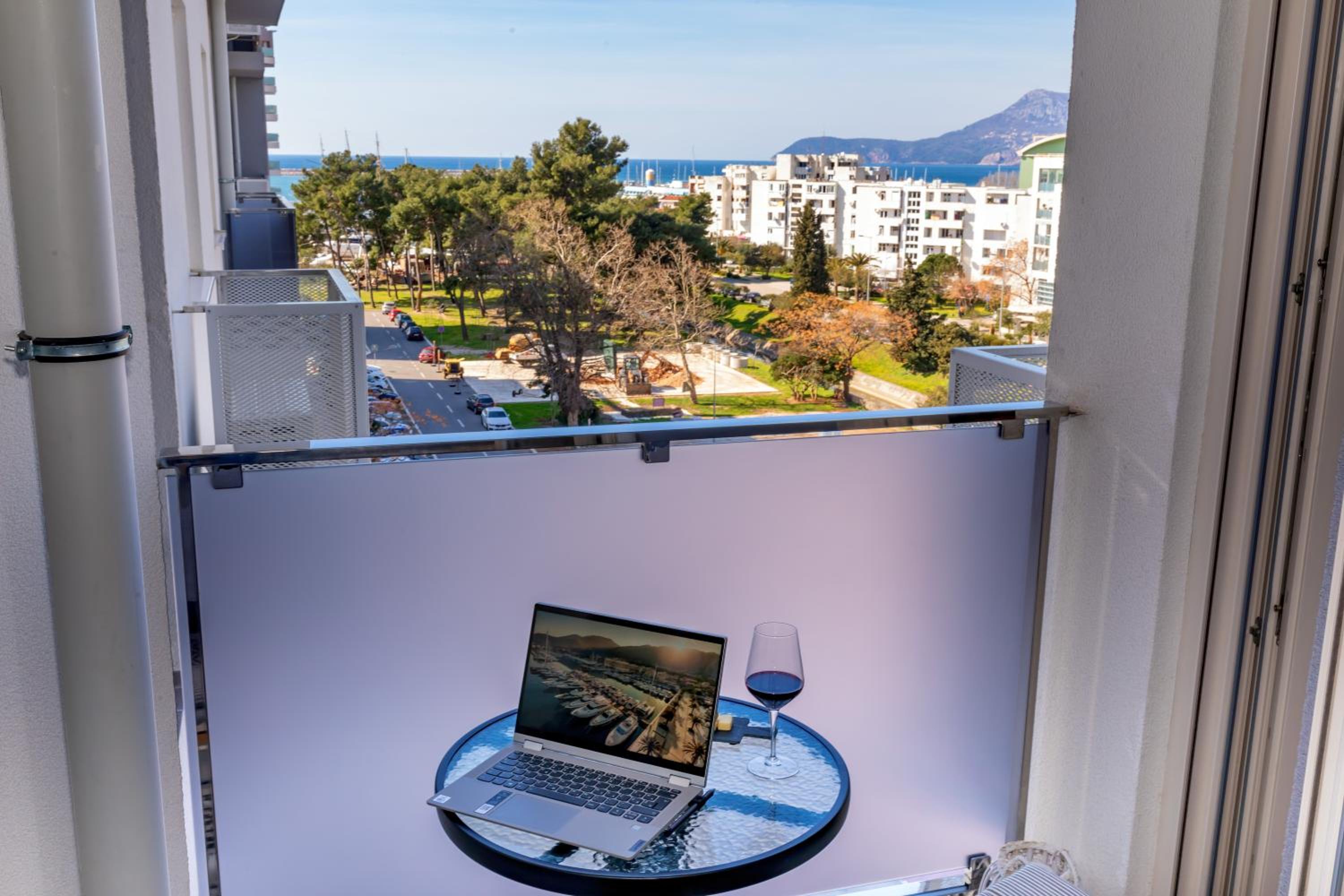 Apartment with Sea View photo 2