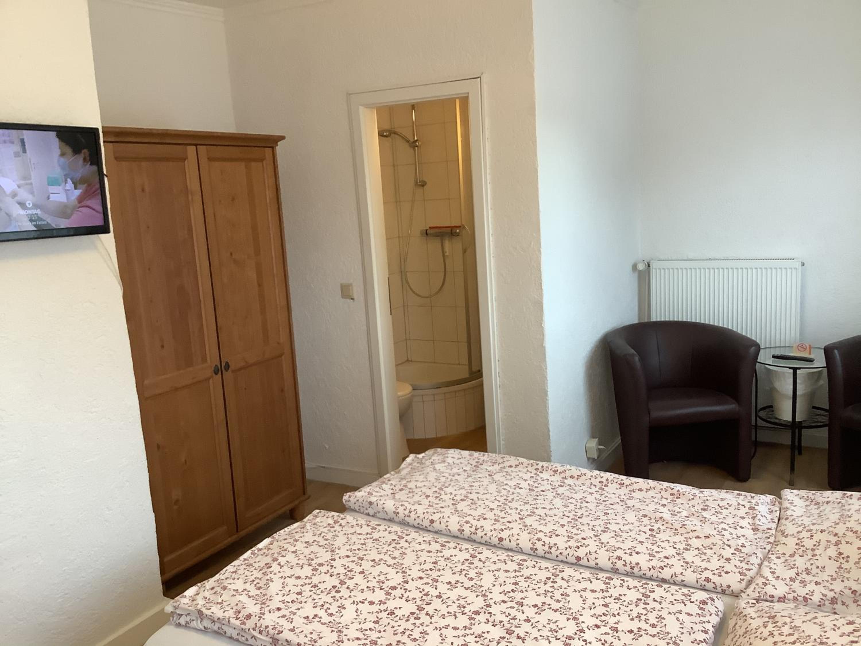 Double Room - Photo 14