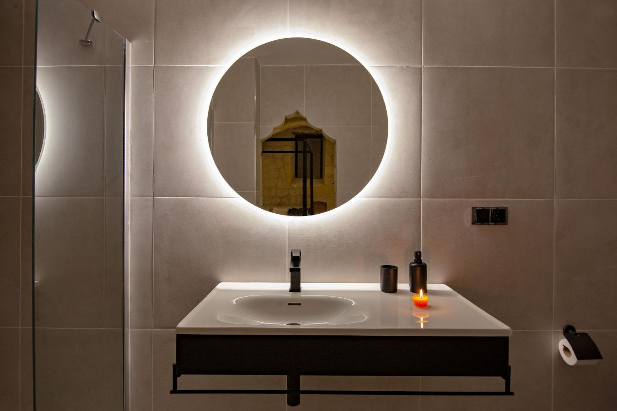 Deluxe Double Room with Bath photo 2