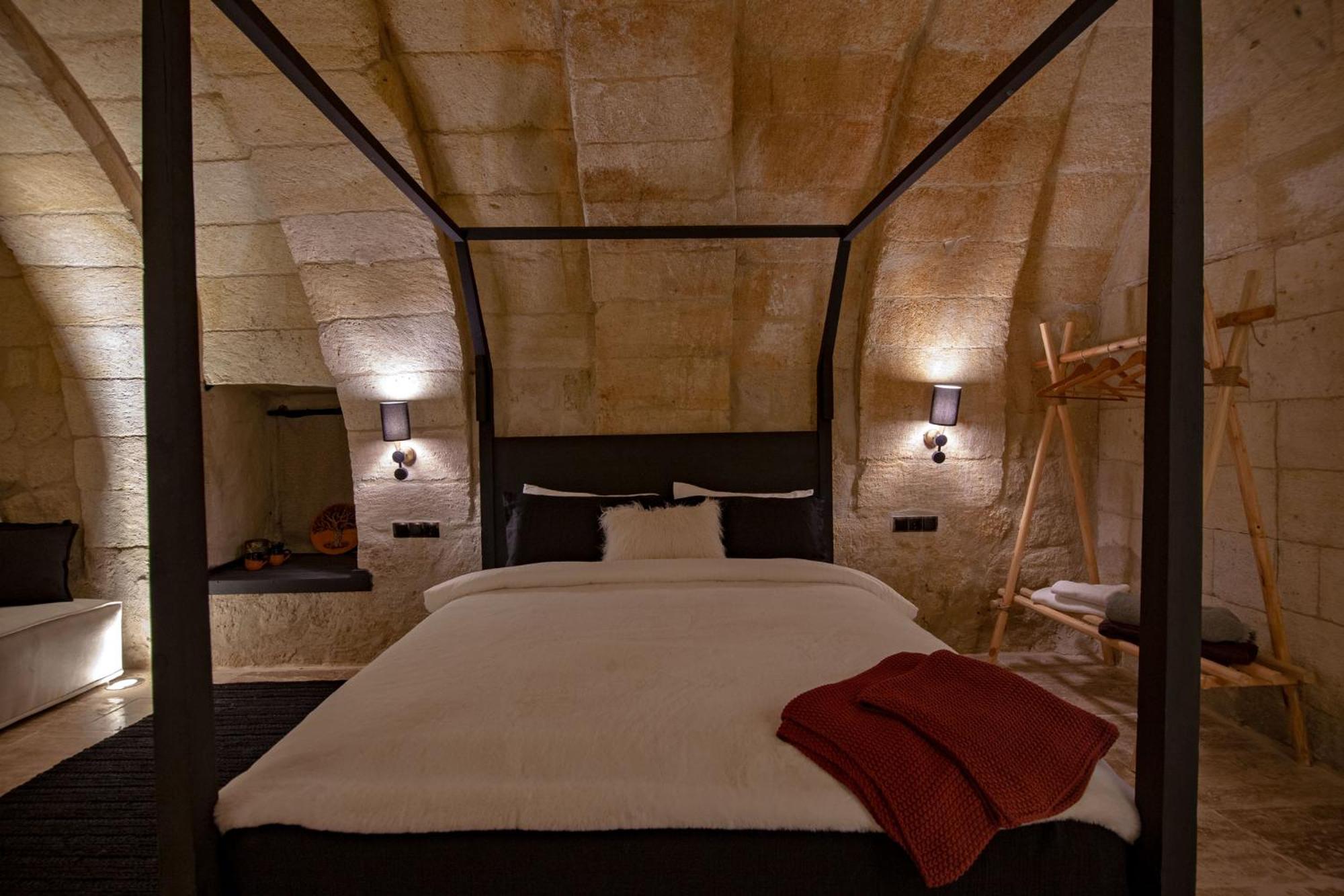 Deluxe Double Room with Bath photo 1